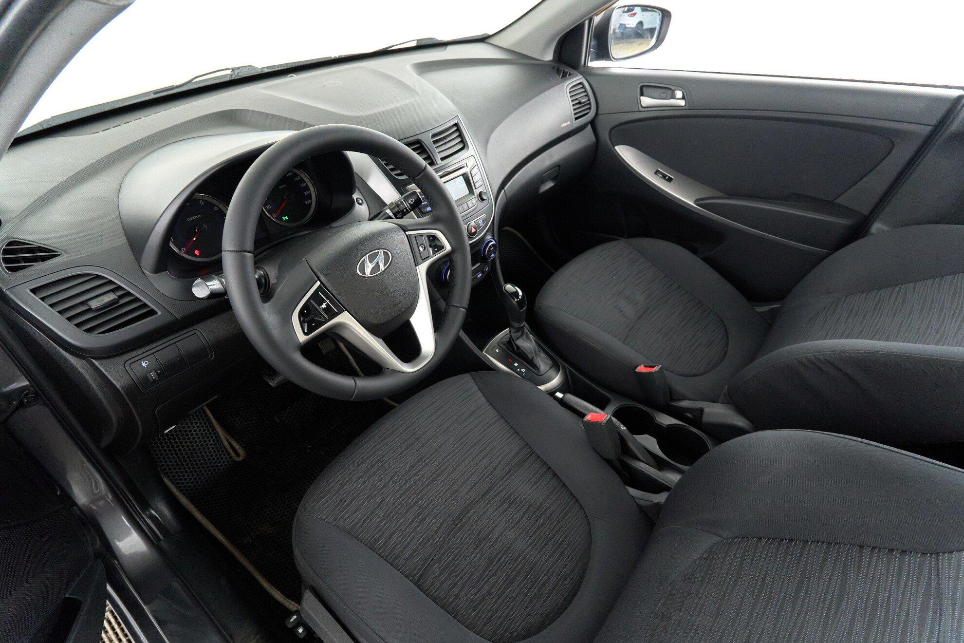 Hyundai Solaris 2016, серый
