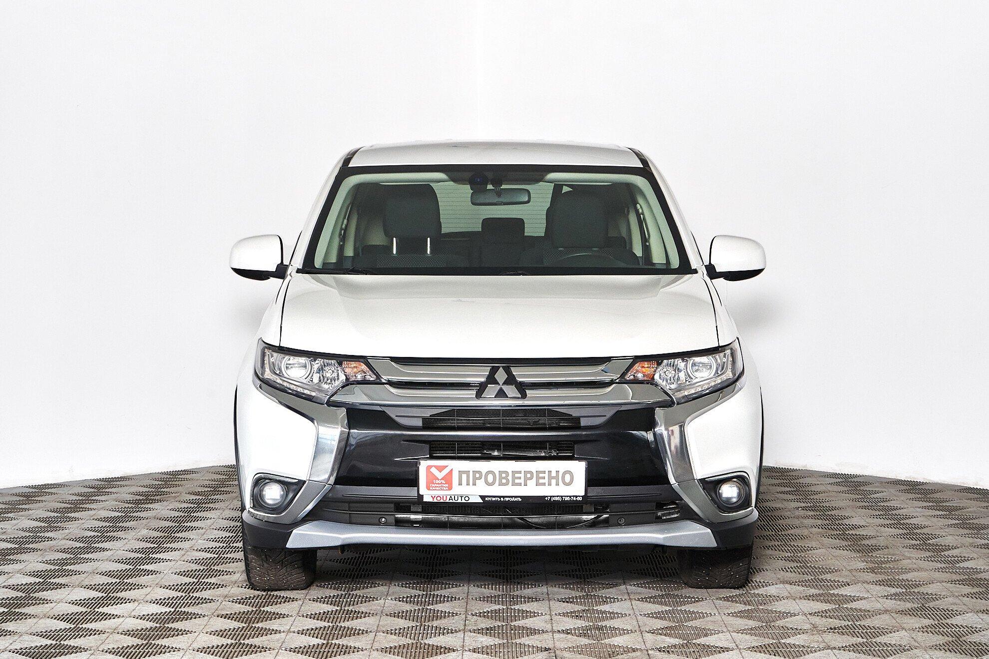Mitsubishi Outlander 2017, белый