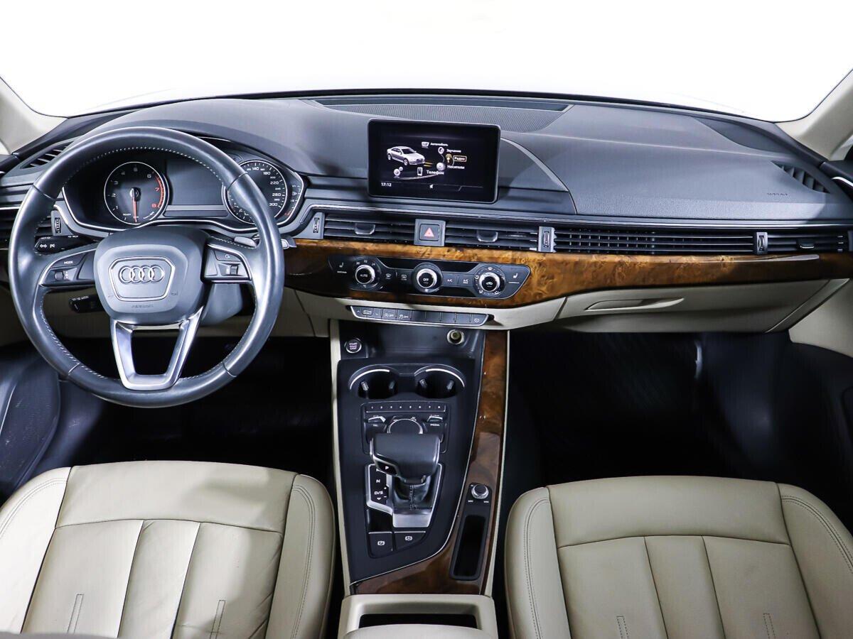 Audi A4 2018, коричневый