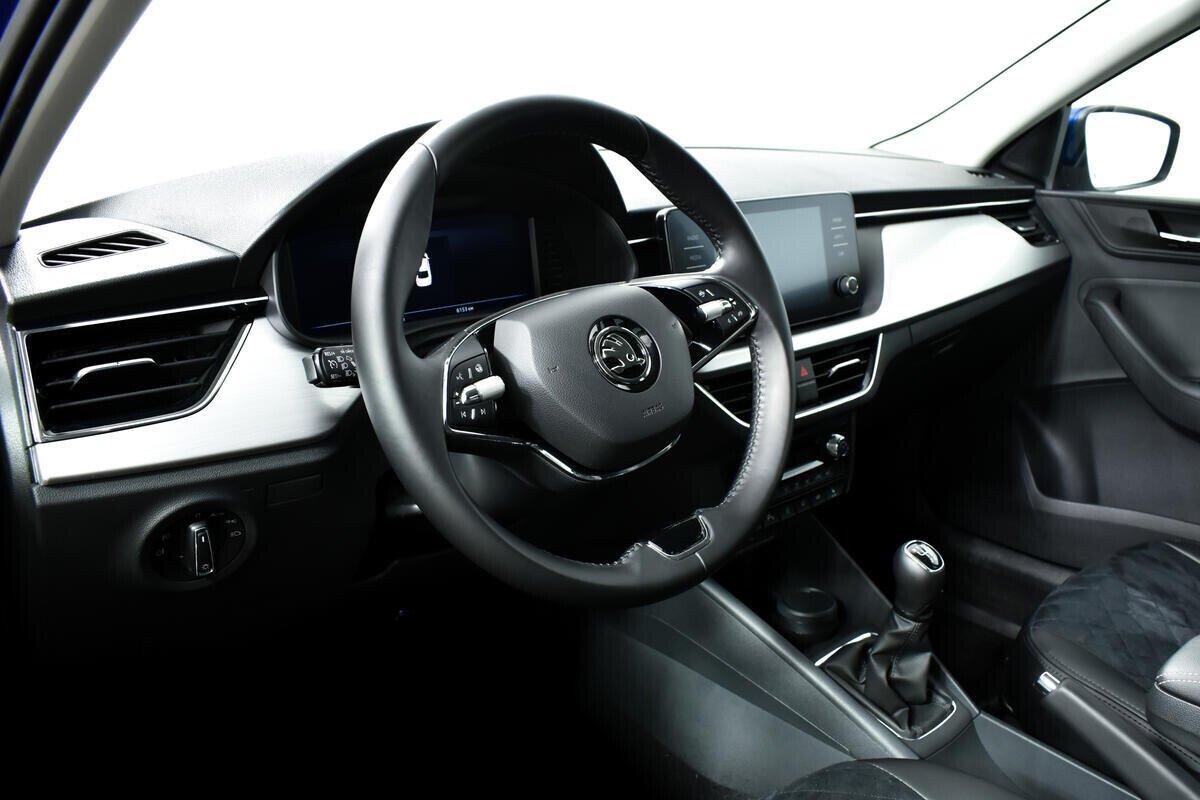 Skoda Rapid 2021, синий
