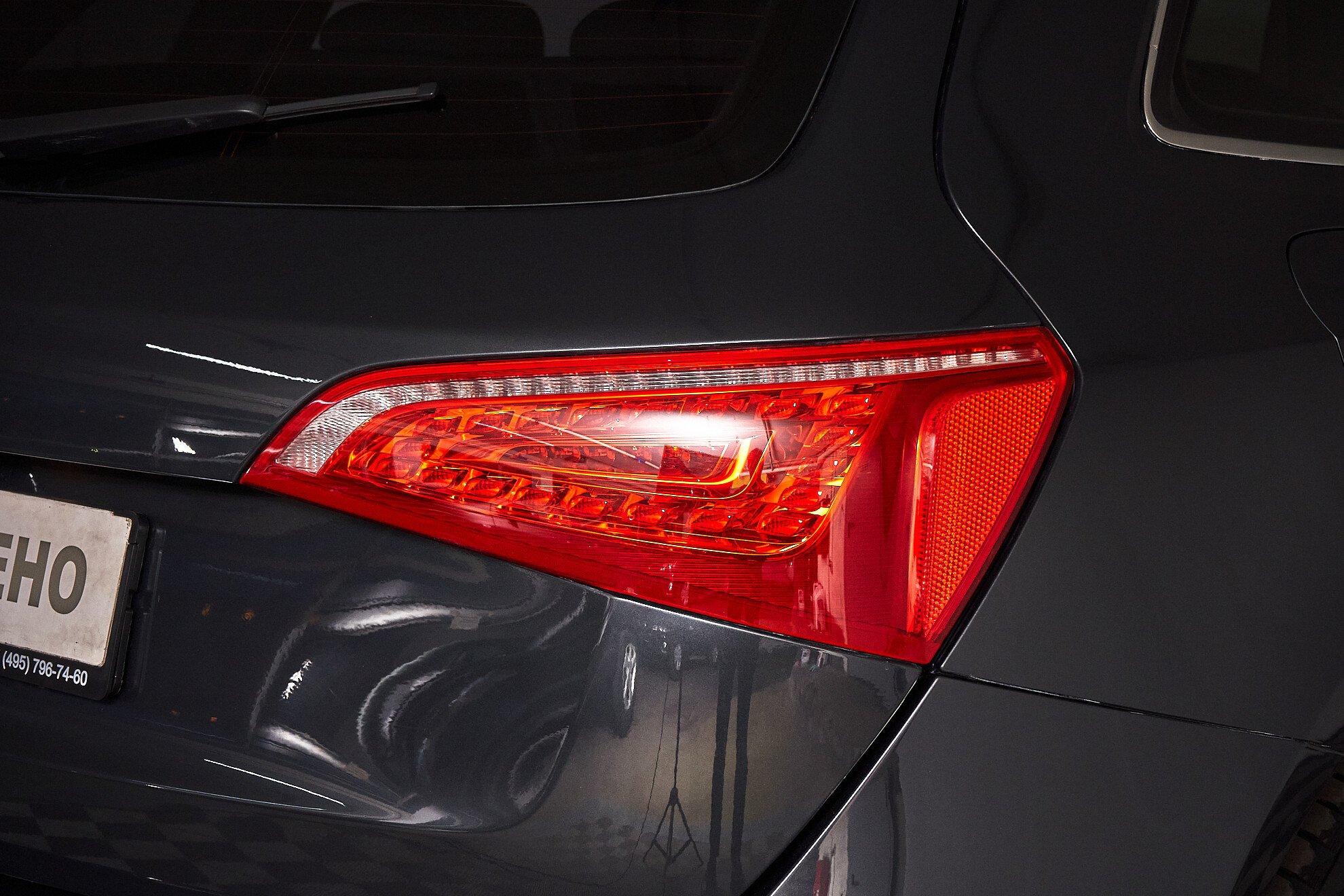 Audi Q5 2011, серый