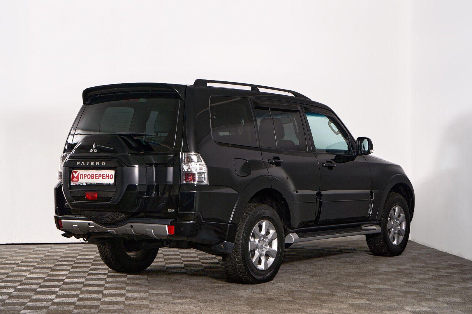Mitsubishi Pajero 2017, черный