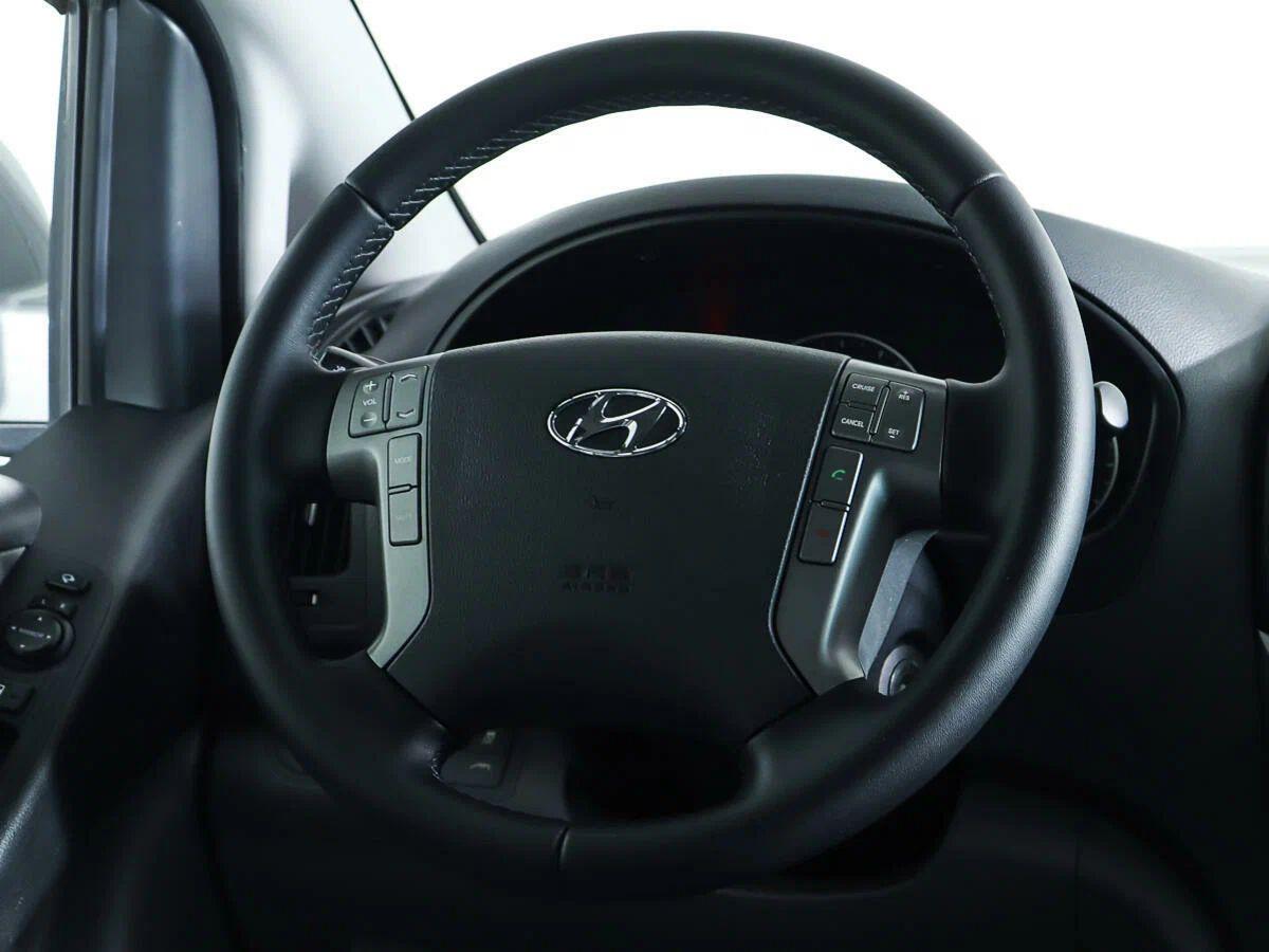 Hyundai Grand Starex 2019, серый