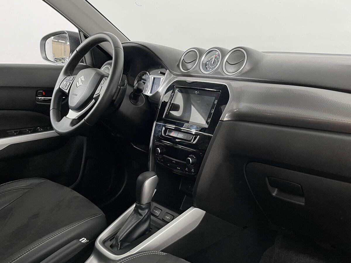 Suzuki Vitara 2018, белый