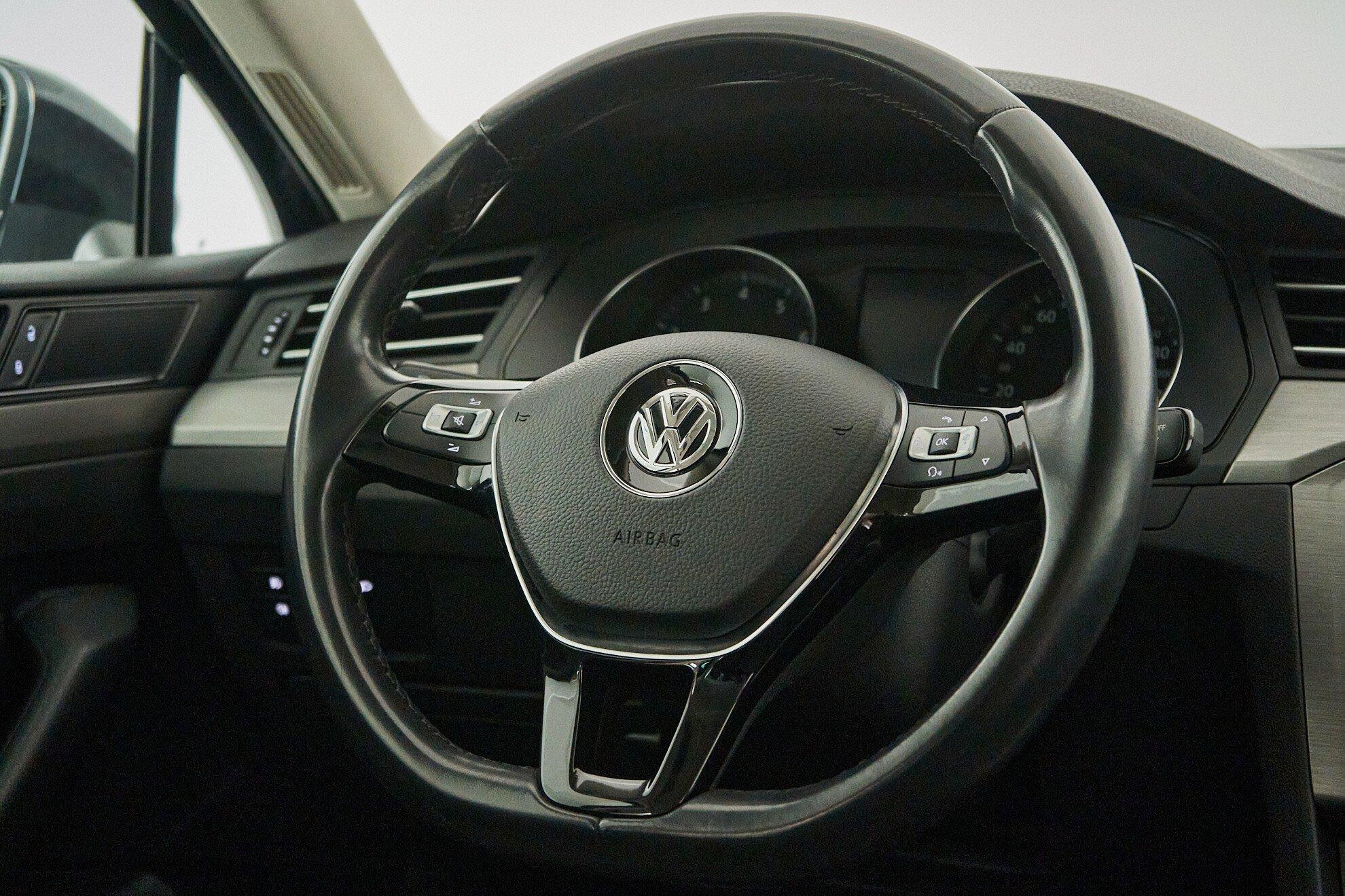 Volkswagen Passat 2019, черный