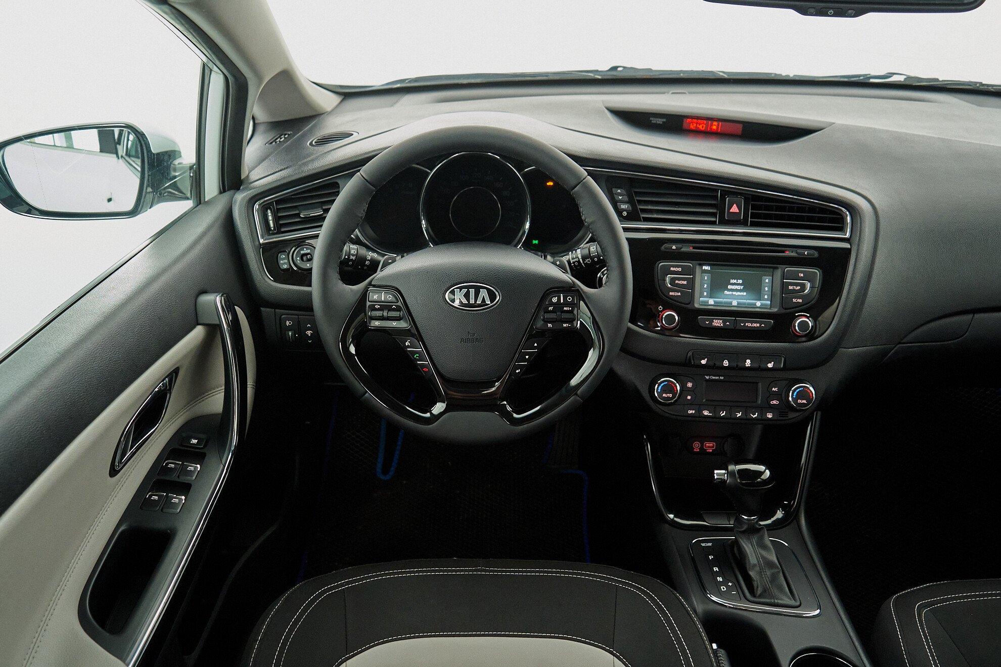 Kia Ceed 2016, белый