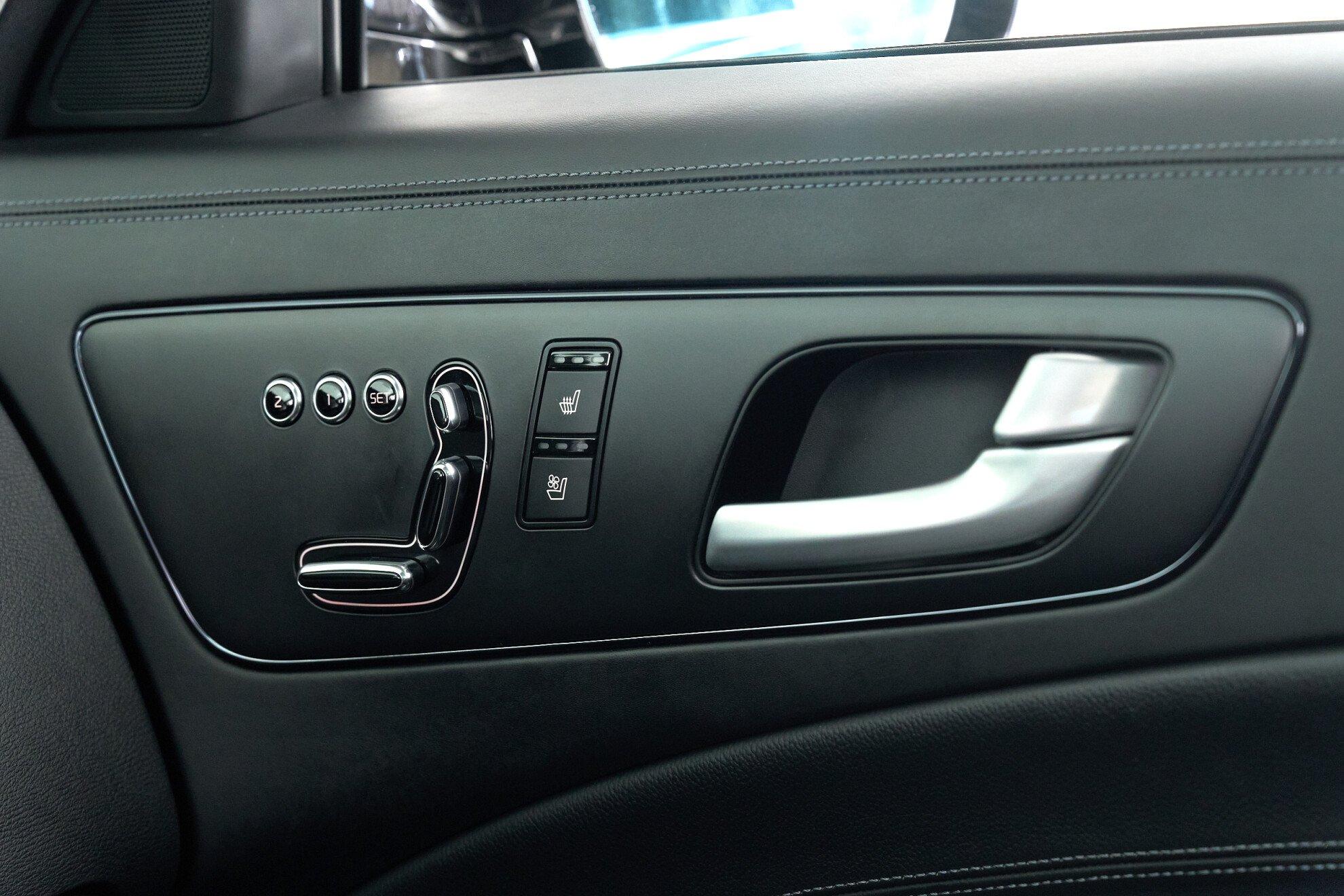 Kia Quoris 2015, черный
