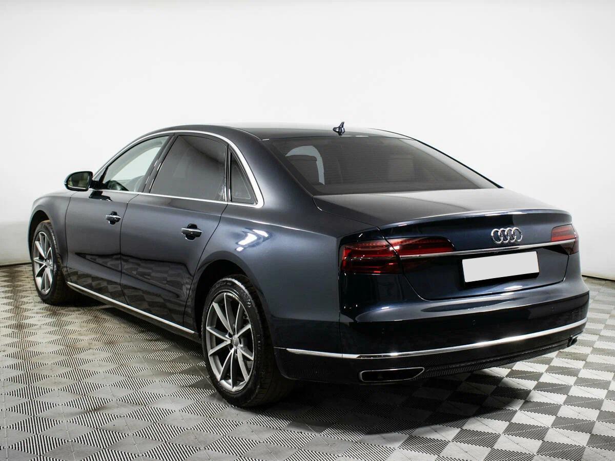 Audi A8 2017, синий