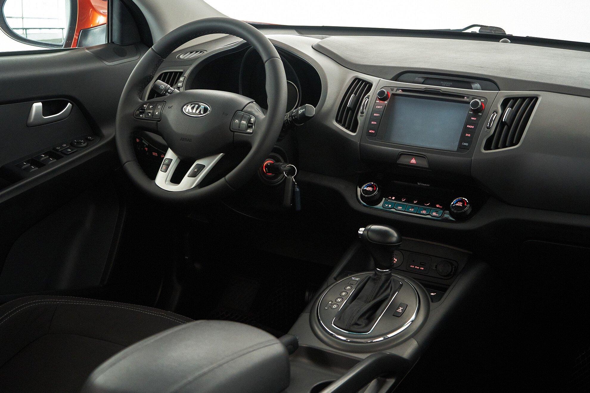 Kia Sportage 2011, оранжевый