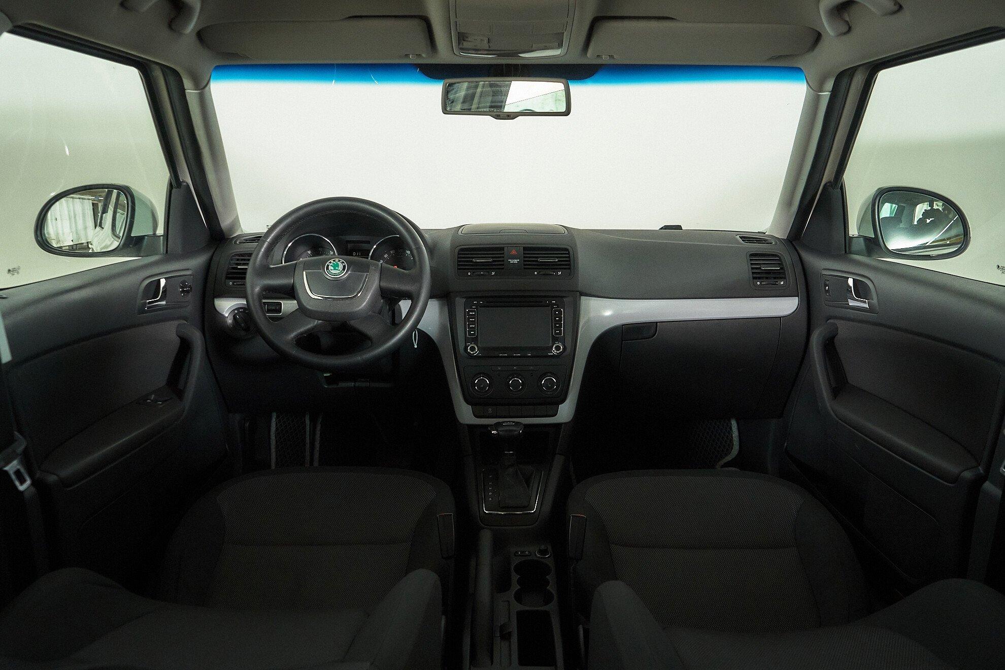 Skoda Yeti 2014, белый
