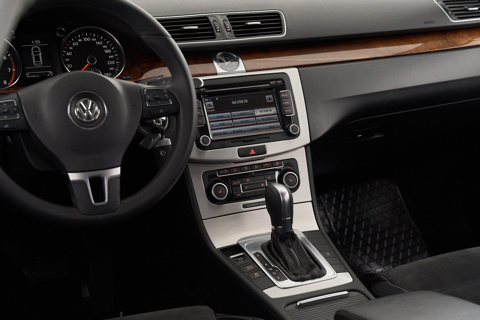 Volkswagen Passat CC 2011, синий