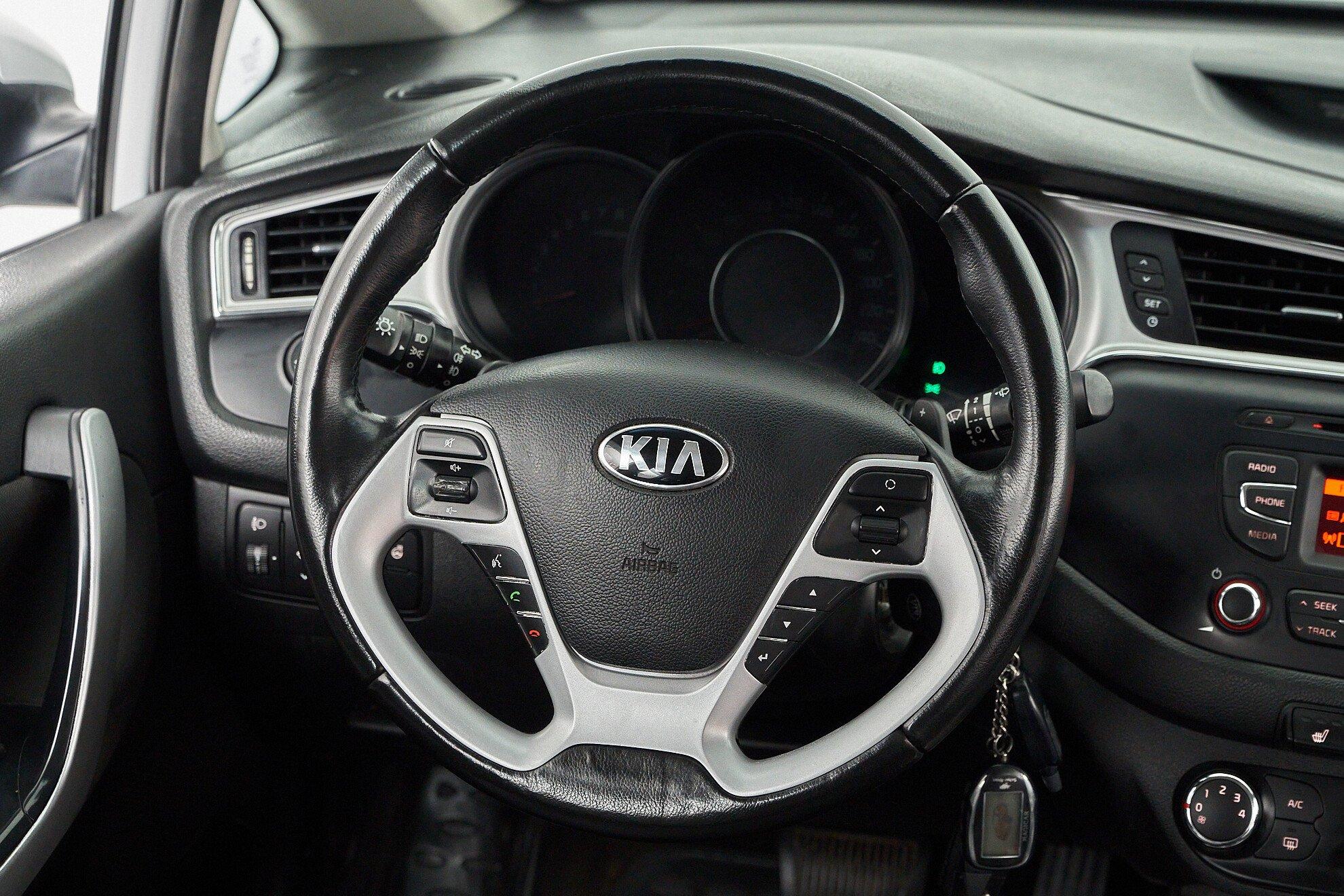 Kia Ceed 2018, белый