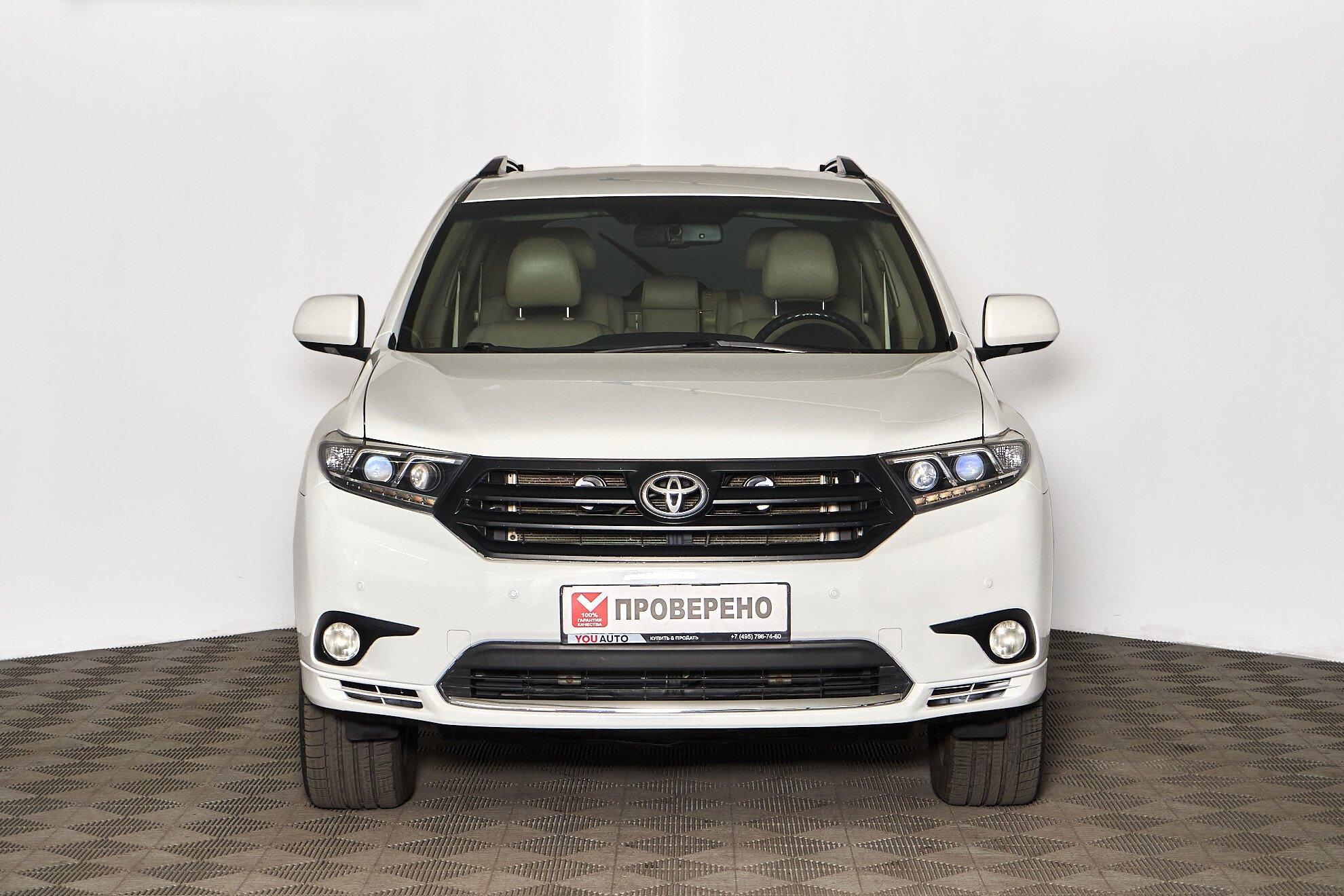 Toyota Highlander 2012, белый