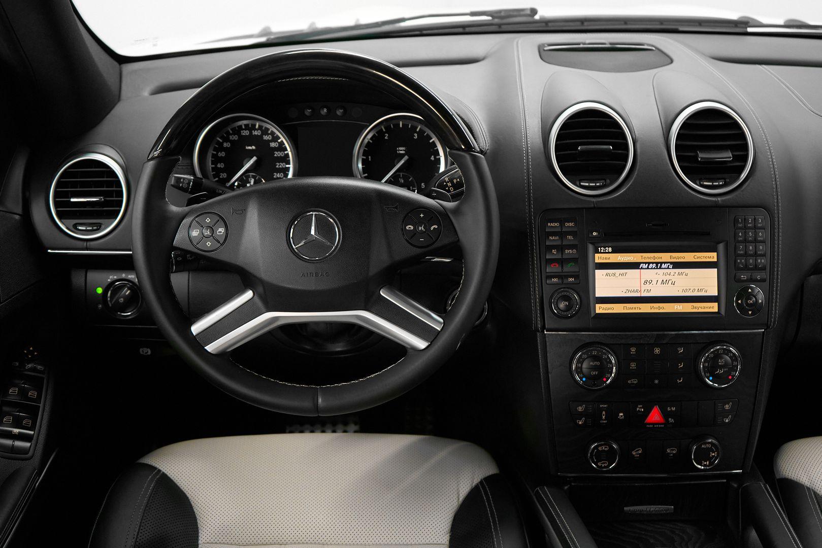Mercedes-Benz GL-Класс 2012, белый