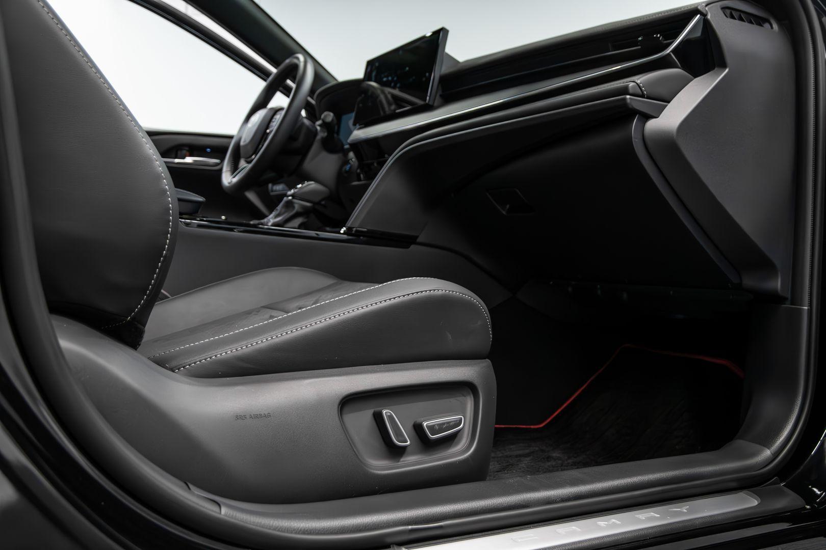 Toyota Camry 2024, черный