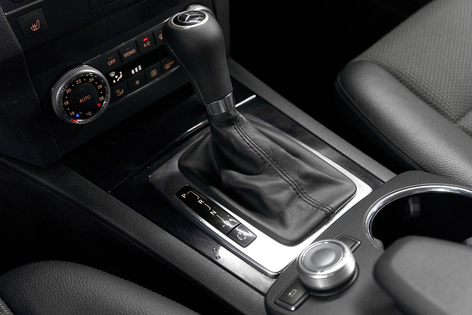 Mercedes-Benz GLK-Класс 2011, серый