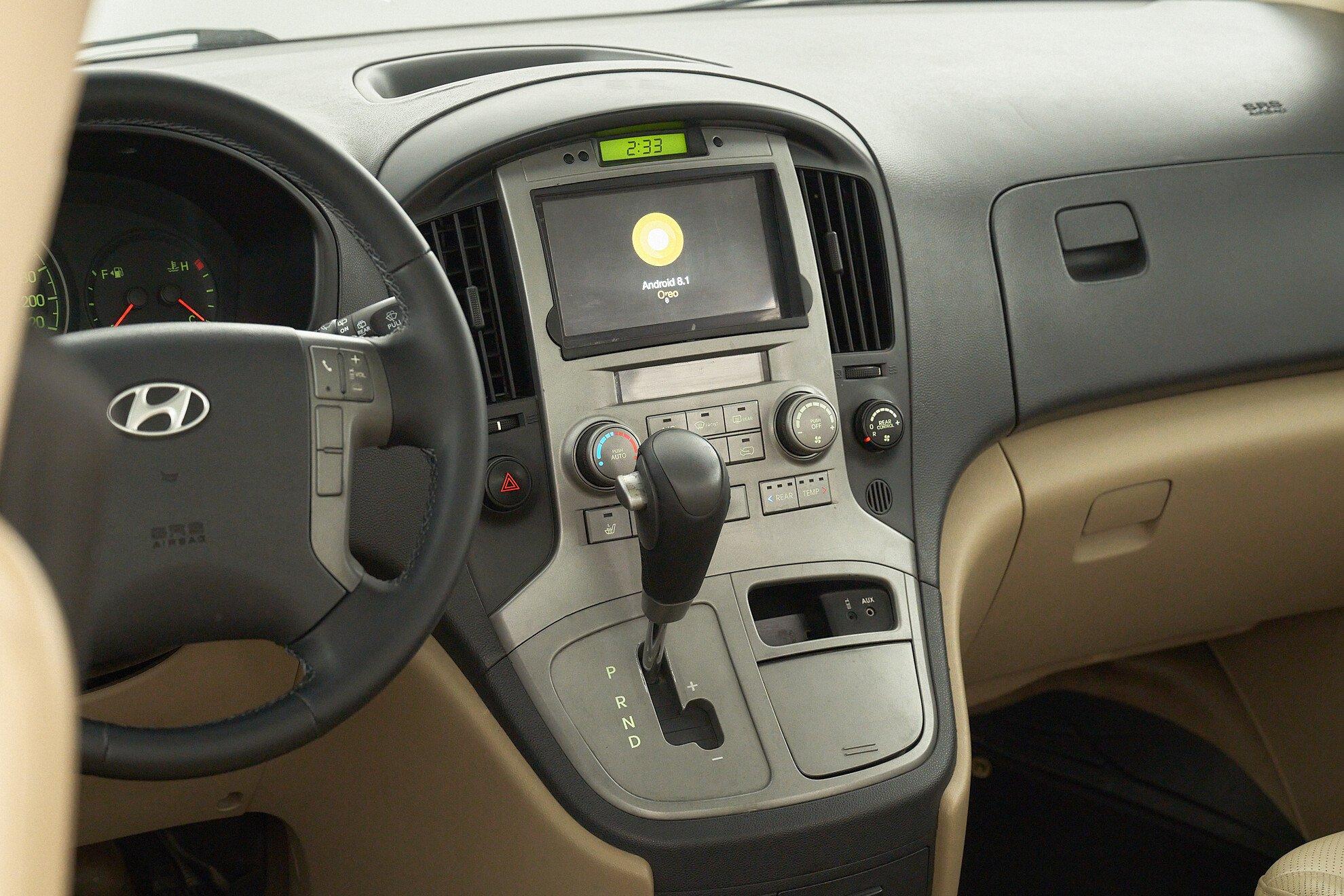 Hyundai Grand Starex 2008, серебряный