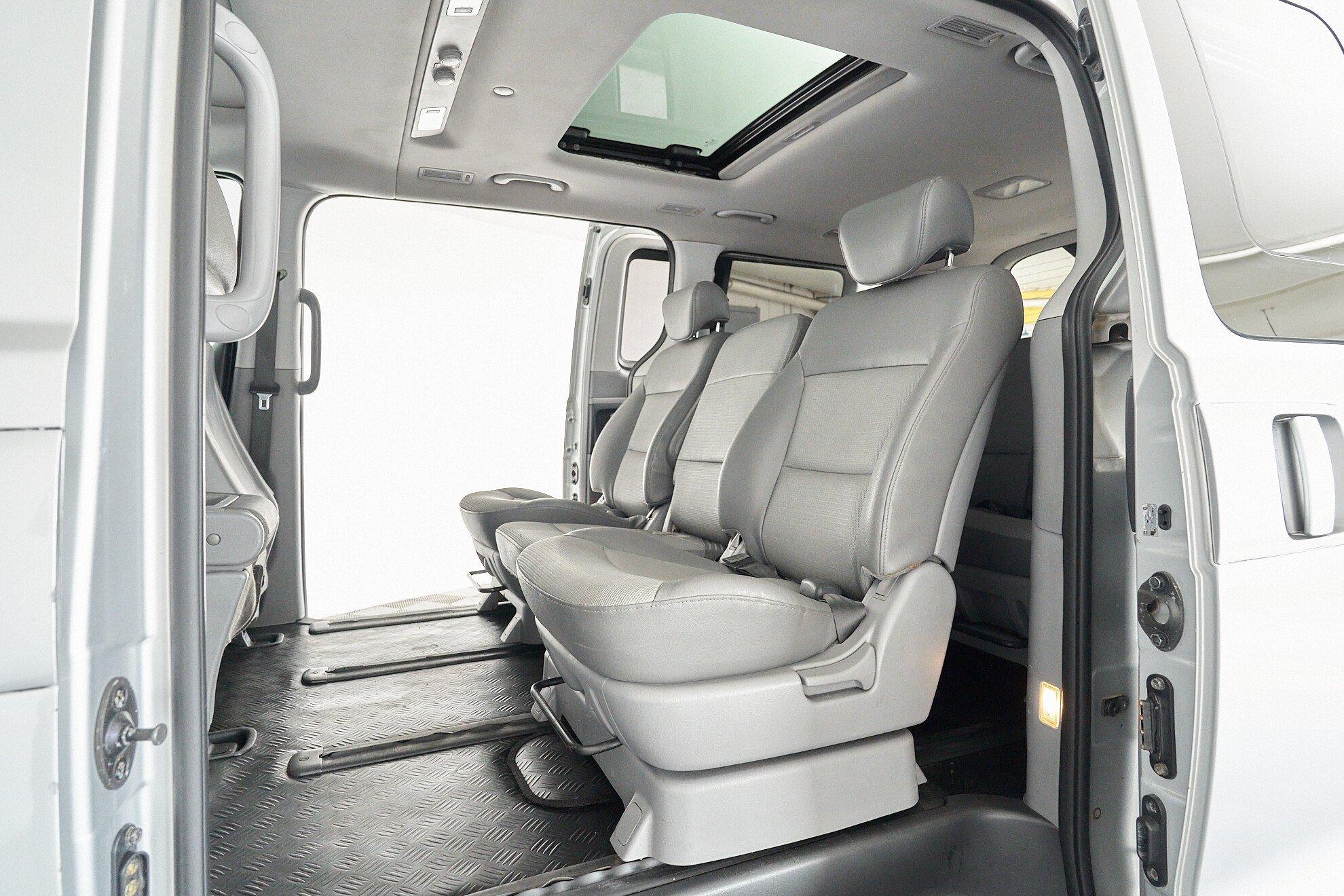 Hyundai Grand Starex 2012, серый