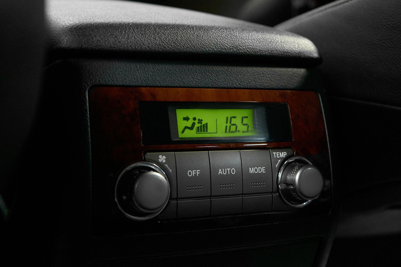 Toyota Highlander 2011, белый