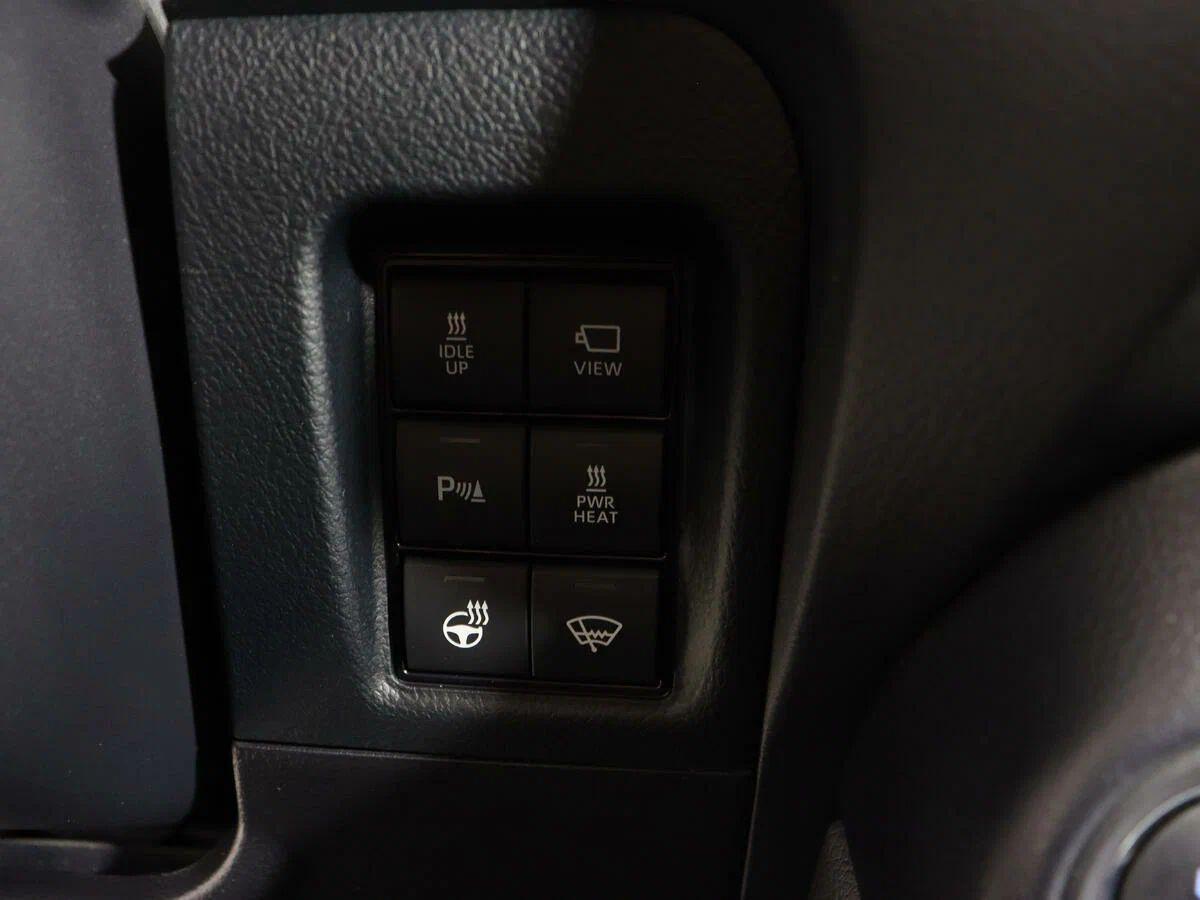 Toyota Land Cruiser Prado 2023, белый