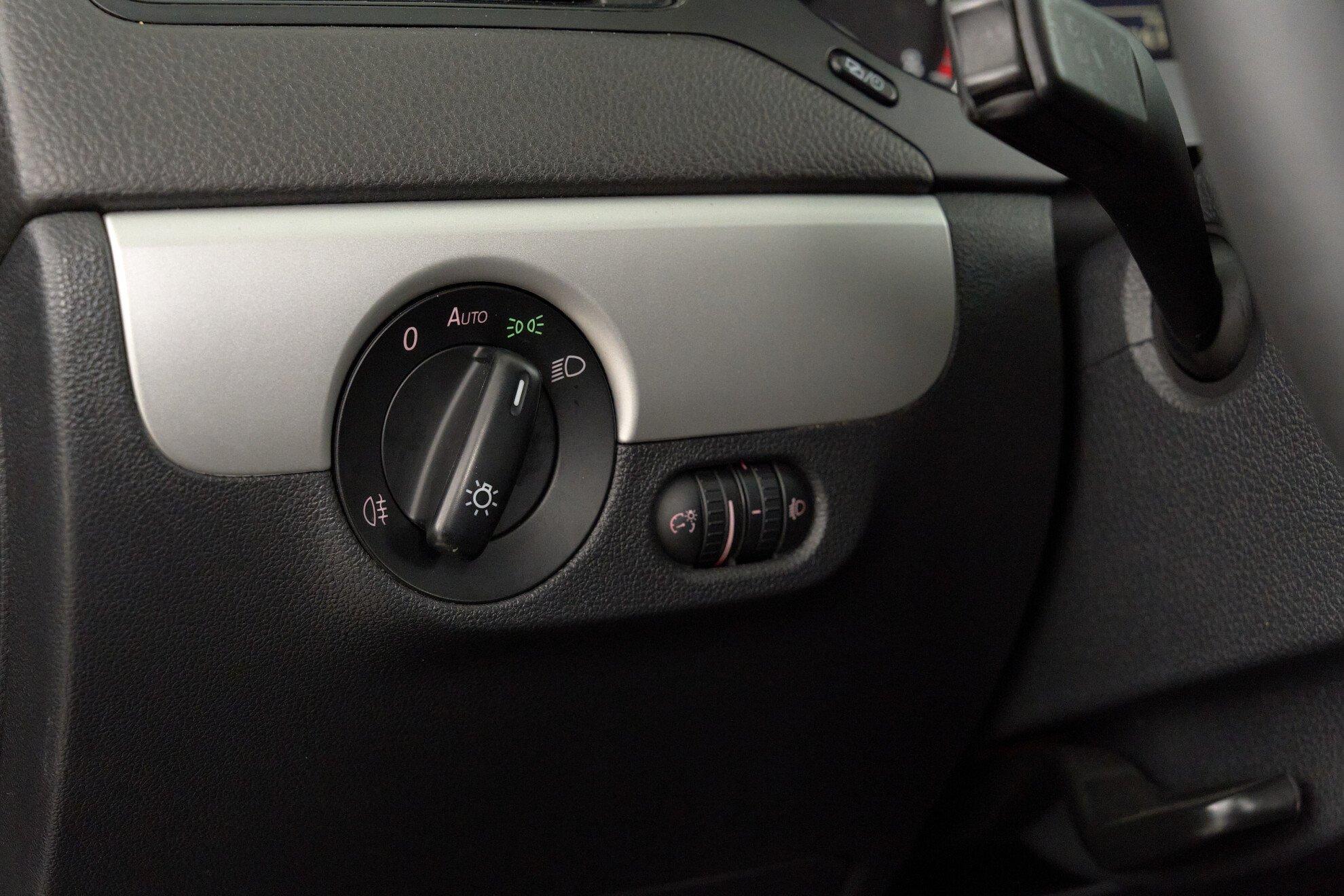 Volkswagen Jetta 2012, черный