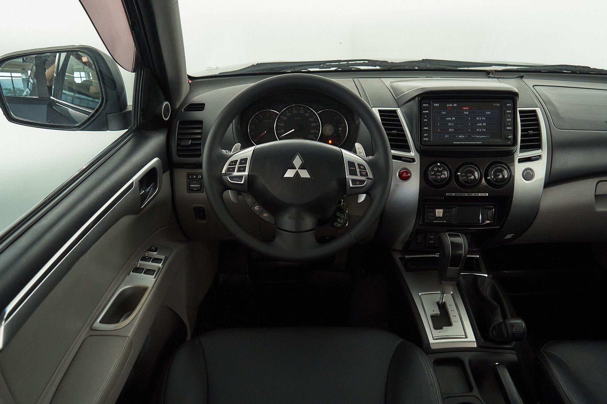 Mitsubishi Pajero Sport 2012, синий