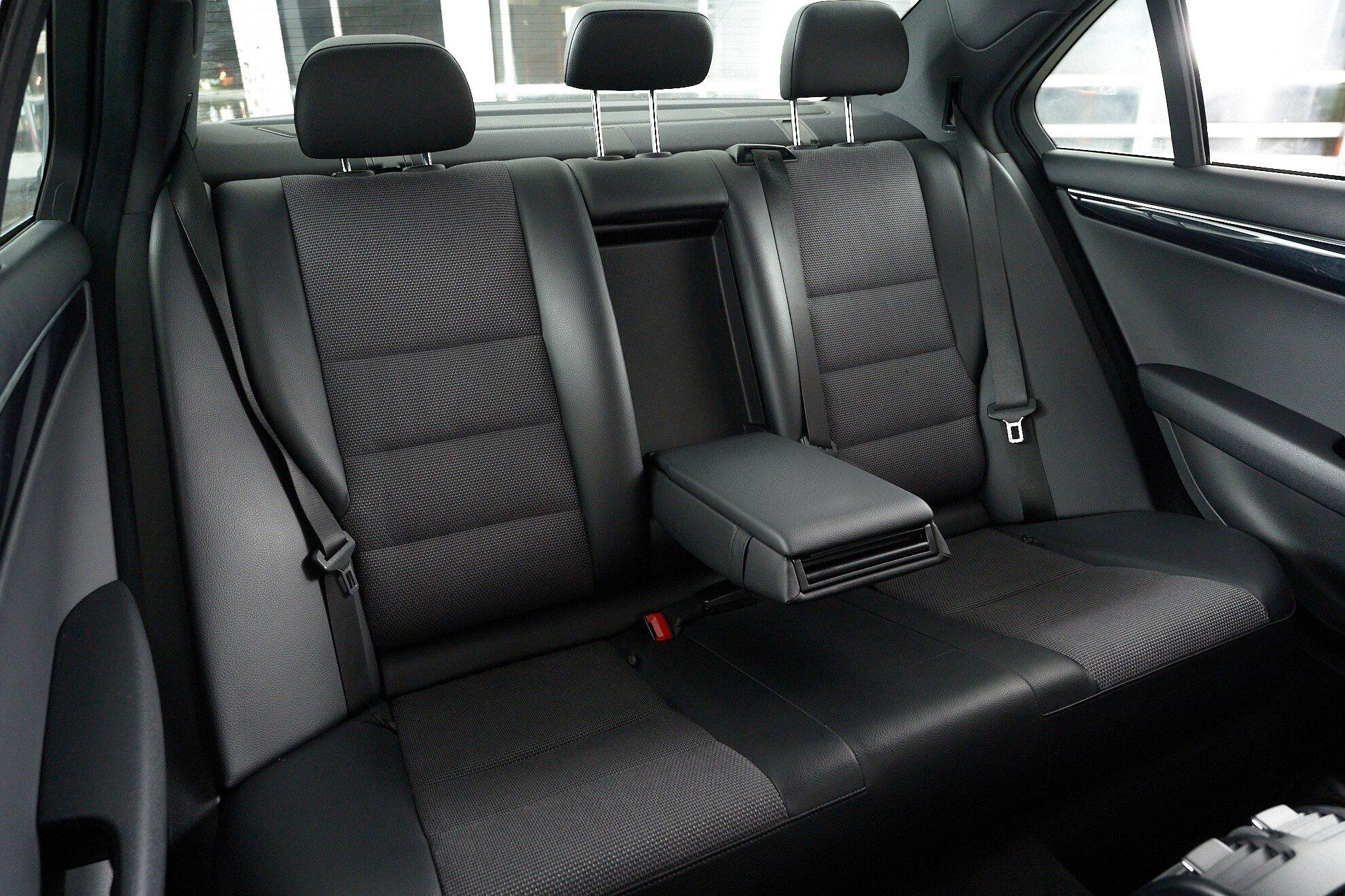 Mercedes-Benz C-Класс 2011, черный
