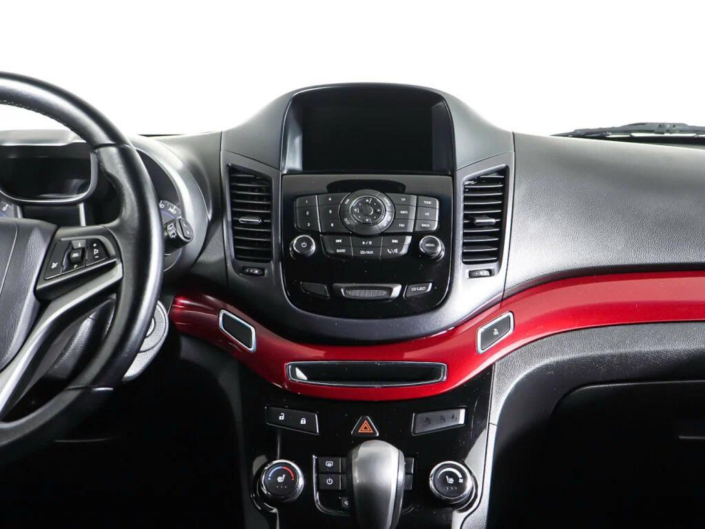 Chevrolet Orlando 2012, красный