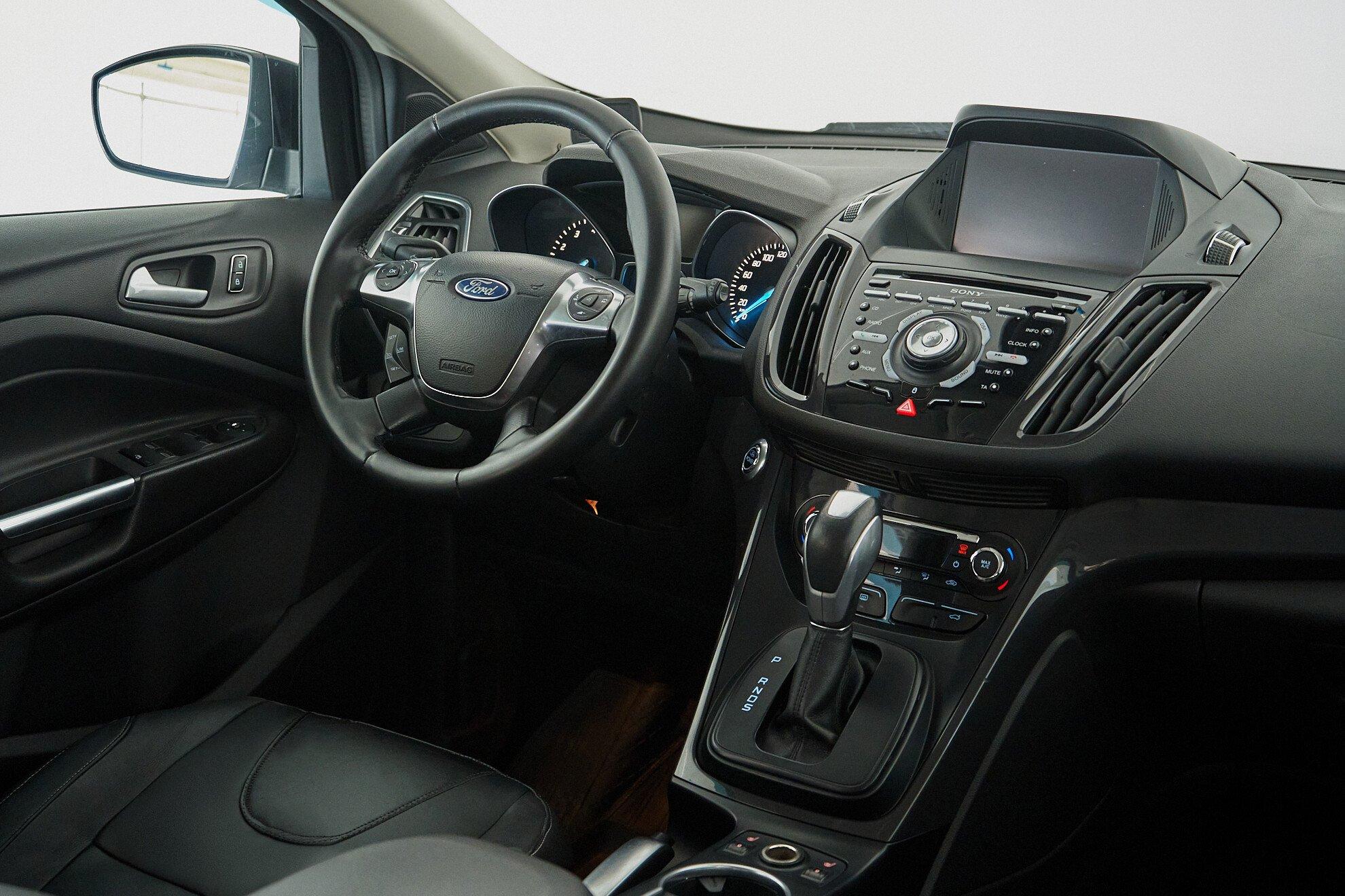 Ford Kuga 2013, черный