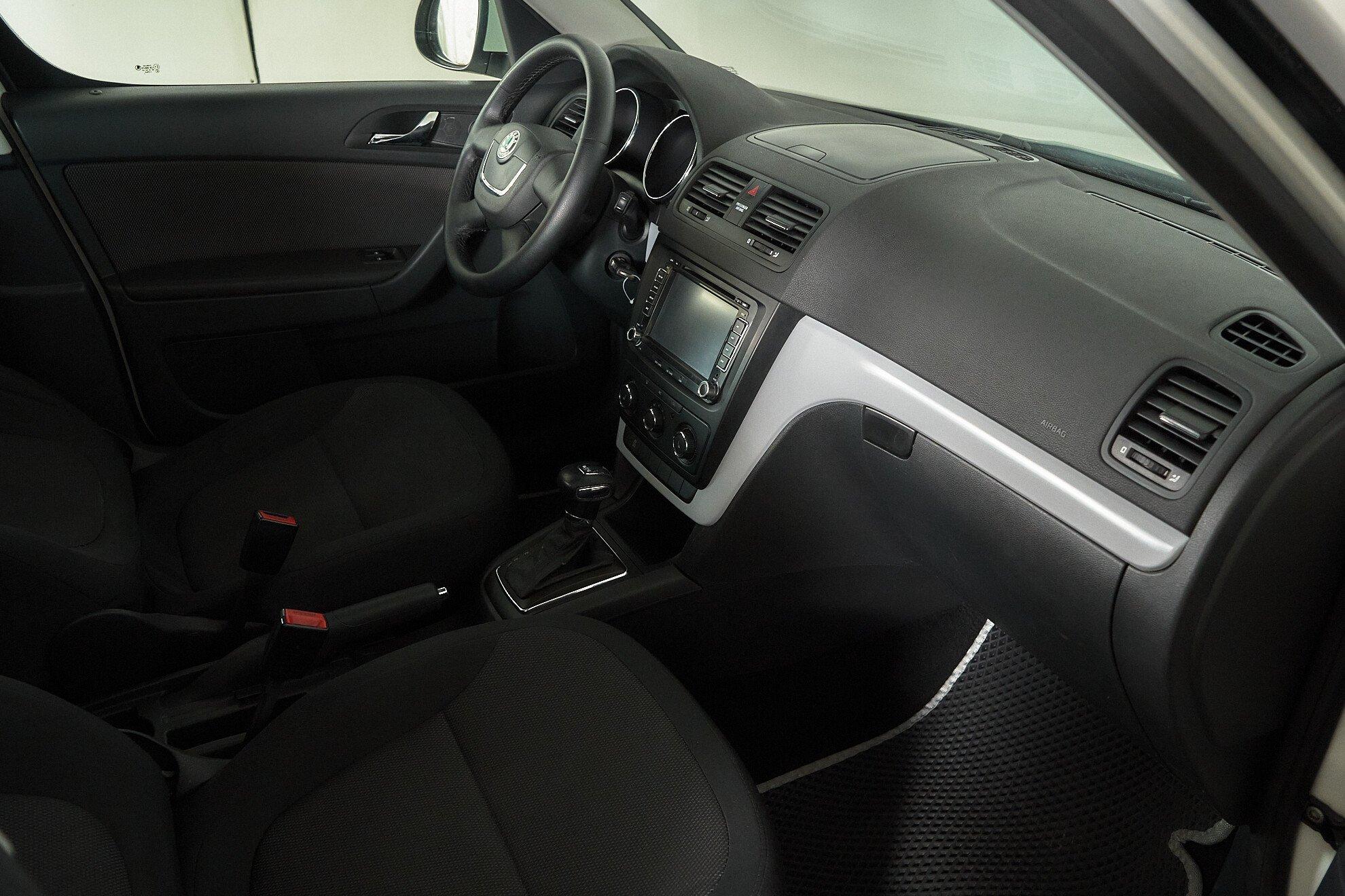 Skoda Yeti 2014, белый