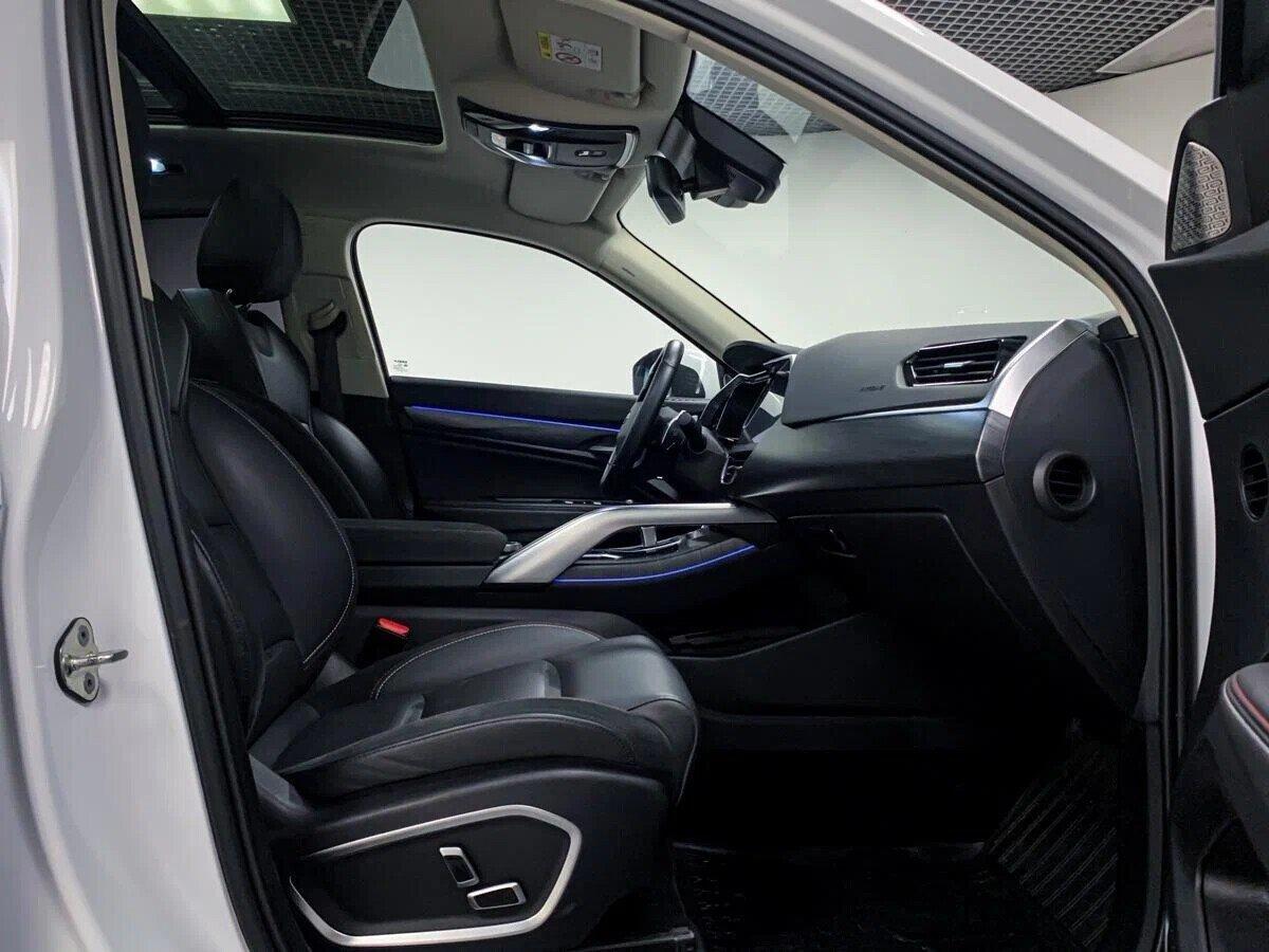 Geely Tugella 2021, белый