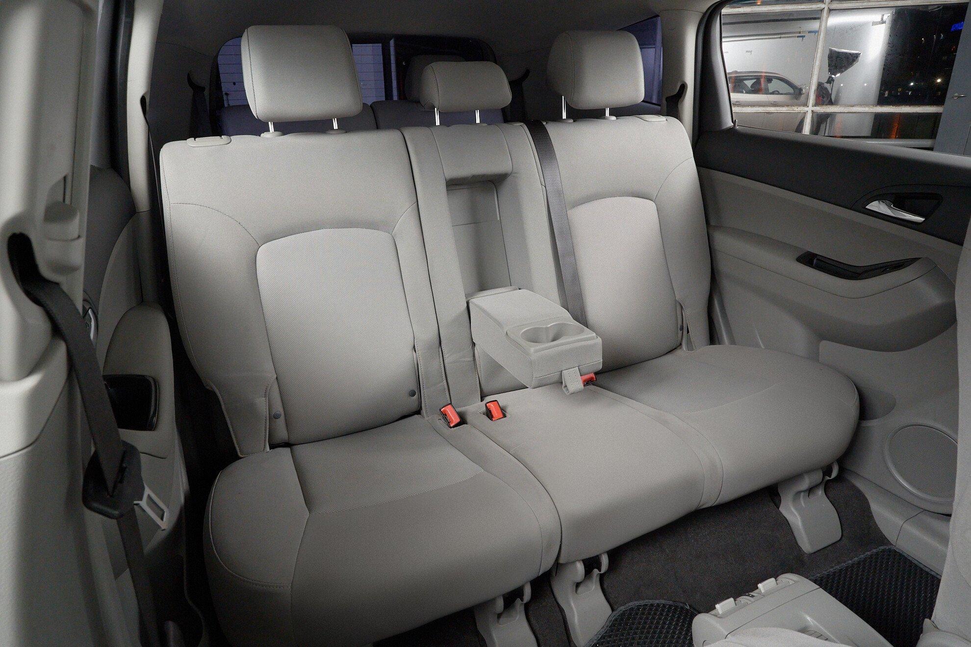 Chevrolet Orlando 2011, бежевый