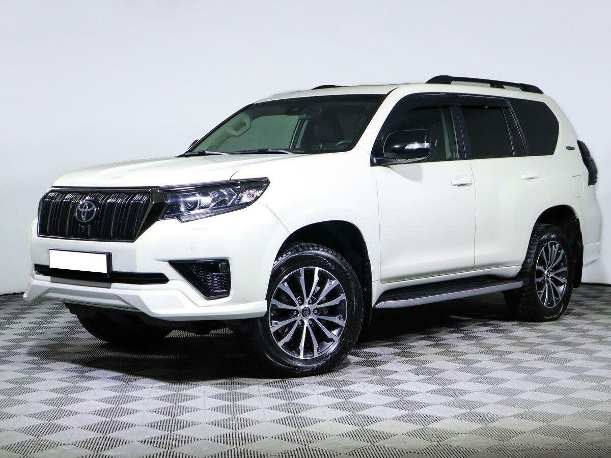 Toyota Land Cruiser Prado 2023, белый