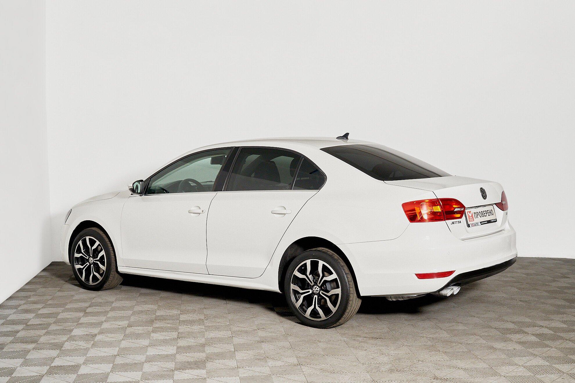 Volkswagen Jetta 2011, белый