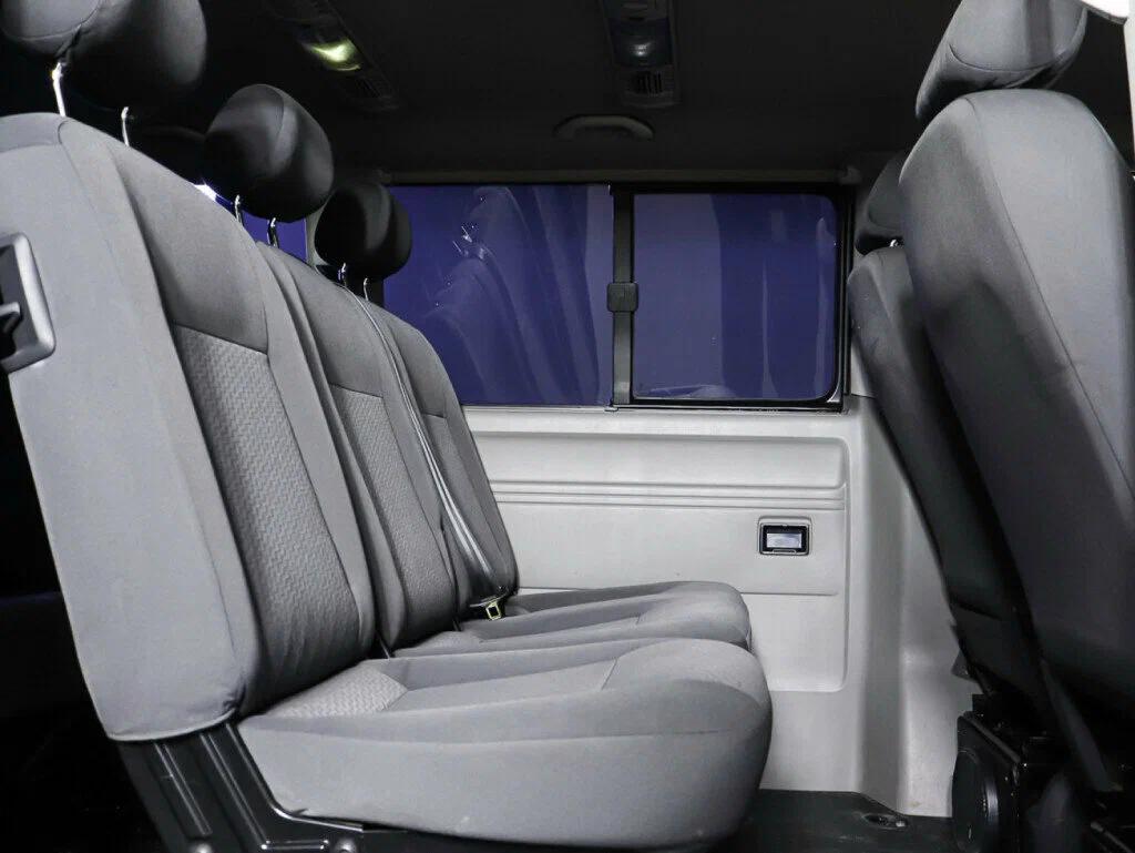 Volkswagen Caravelle 2012, серый