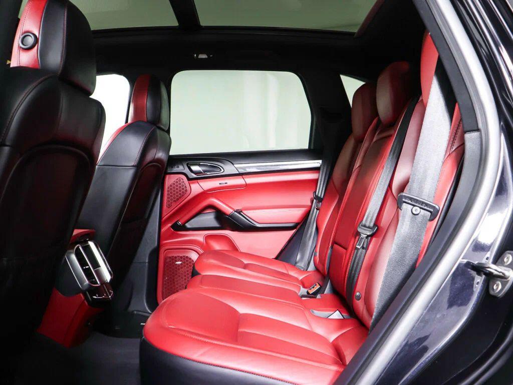 Porsche Cayenne 2018, черный