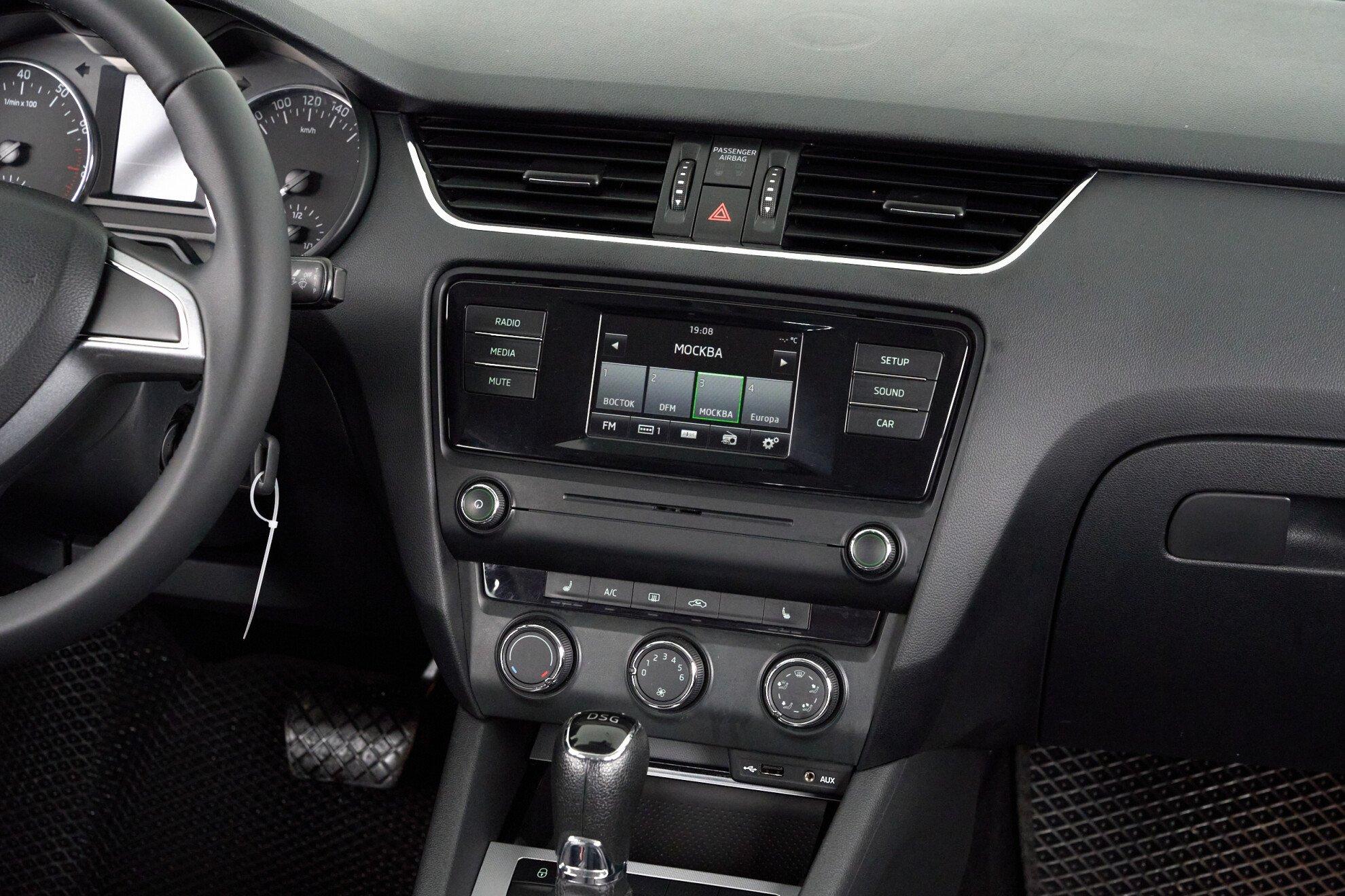 Skoda Octavia 2014, серый