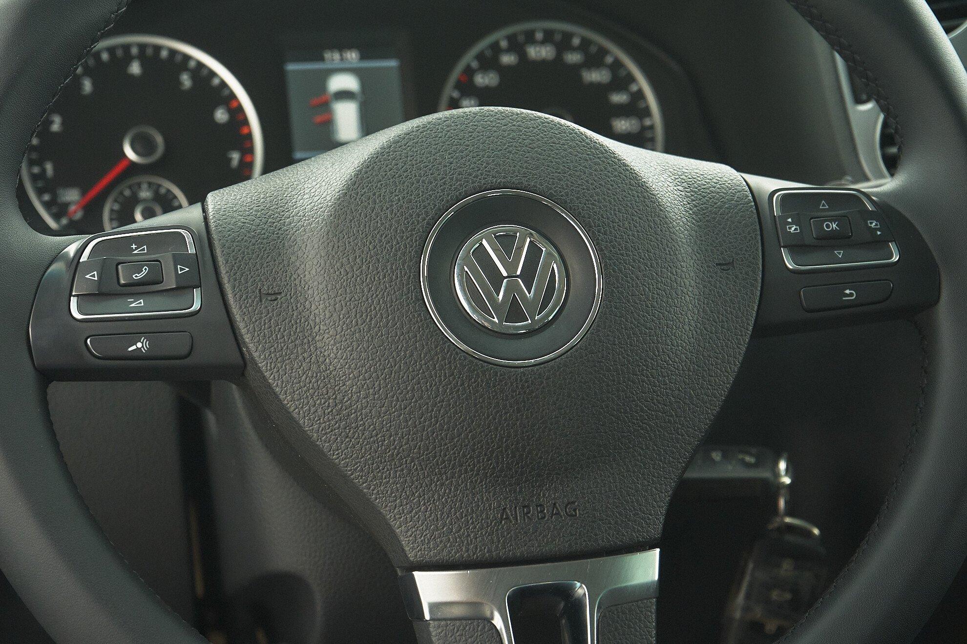 Volkswagen Tiguan 2014, серебряный