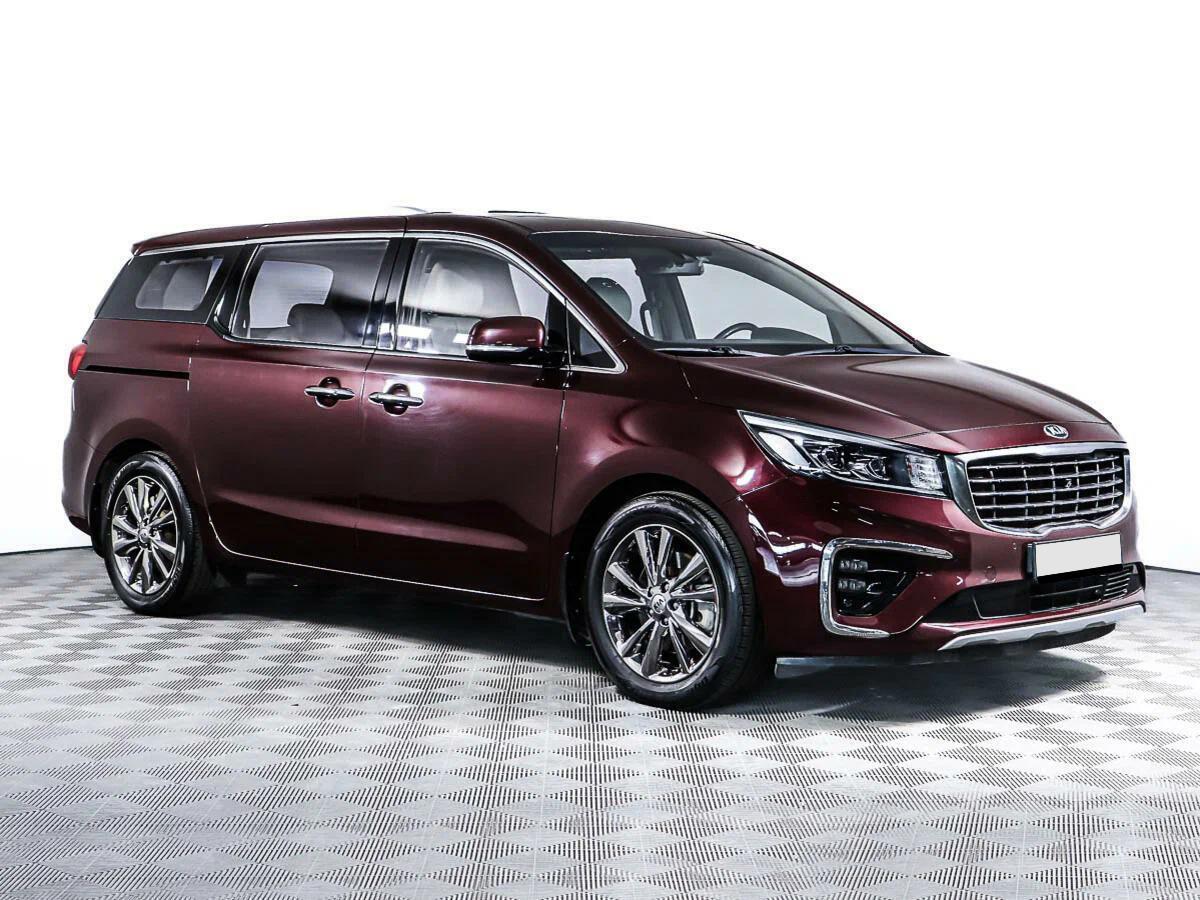 Kia Carnival 2019, пурпурный