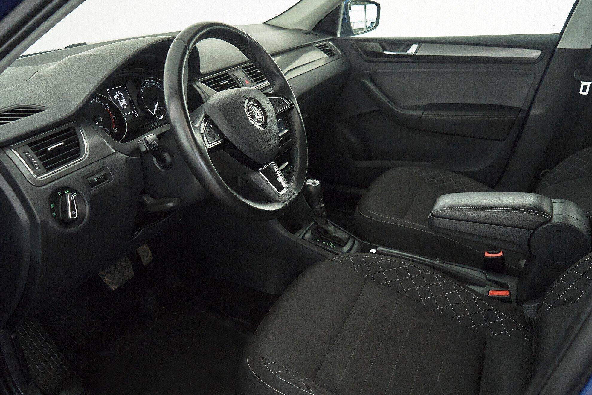 Skoda Rapid 2018, синий