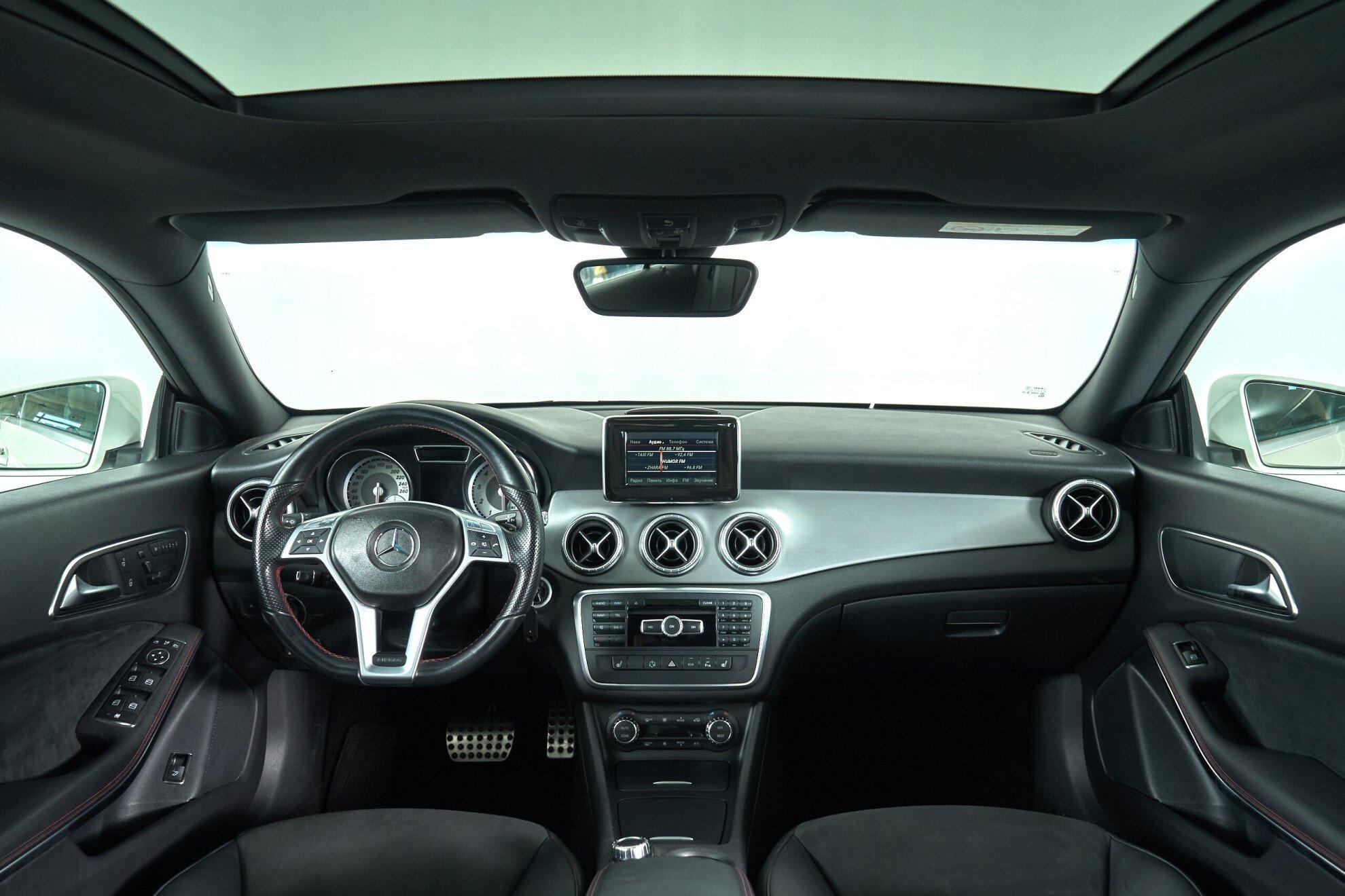 Mercedes-Benz CLA 2013, белый
