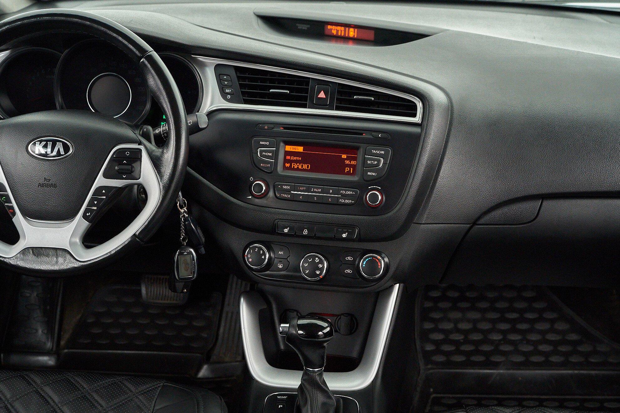 Kia Ceed 2018, белый