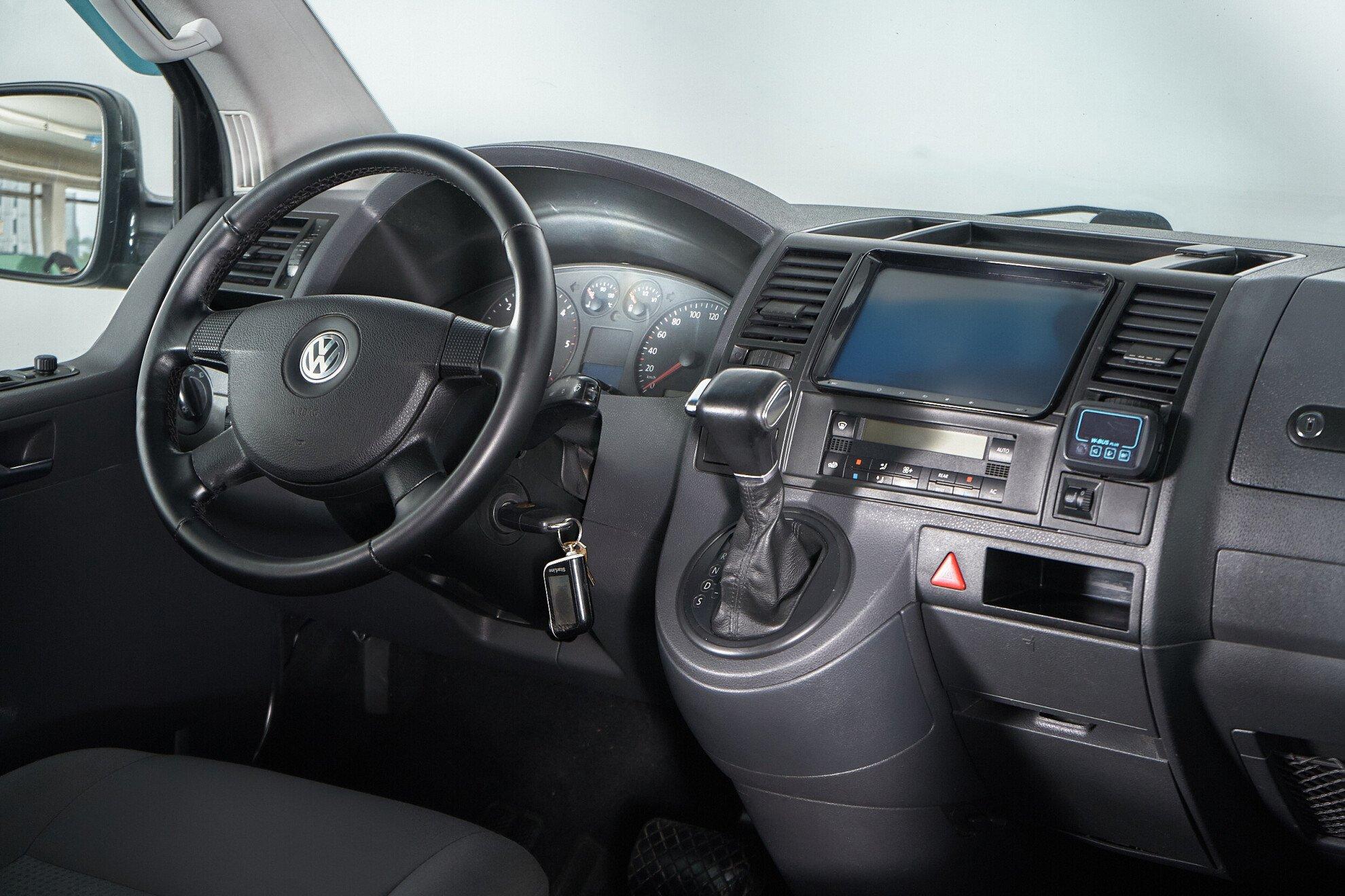 Volkswagen Caravelle 2008, черный