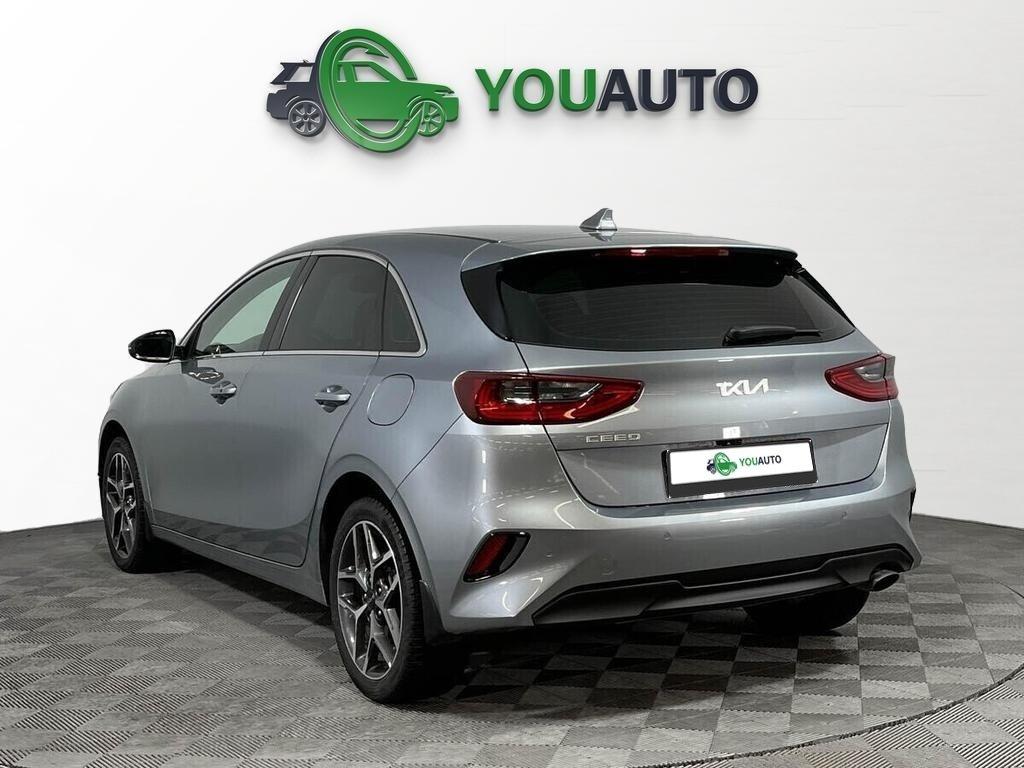 Kia Ceed 2021, голубой