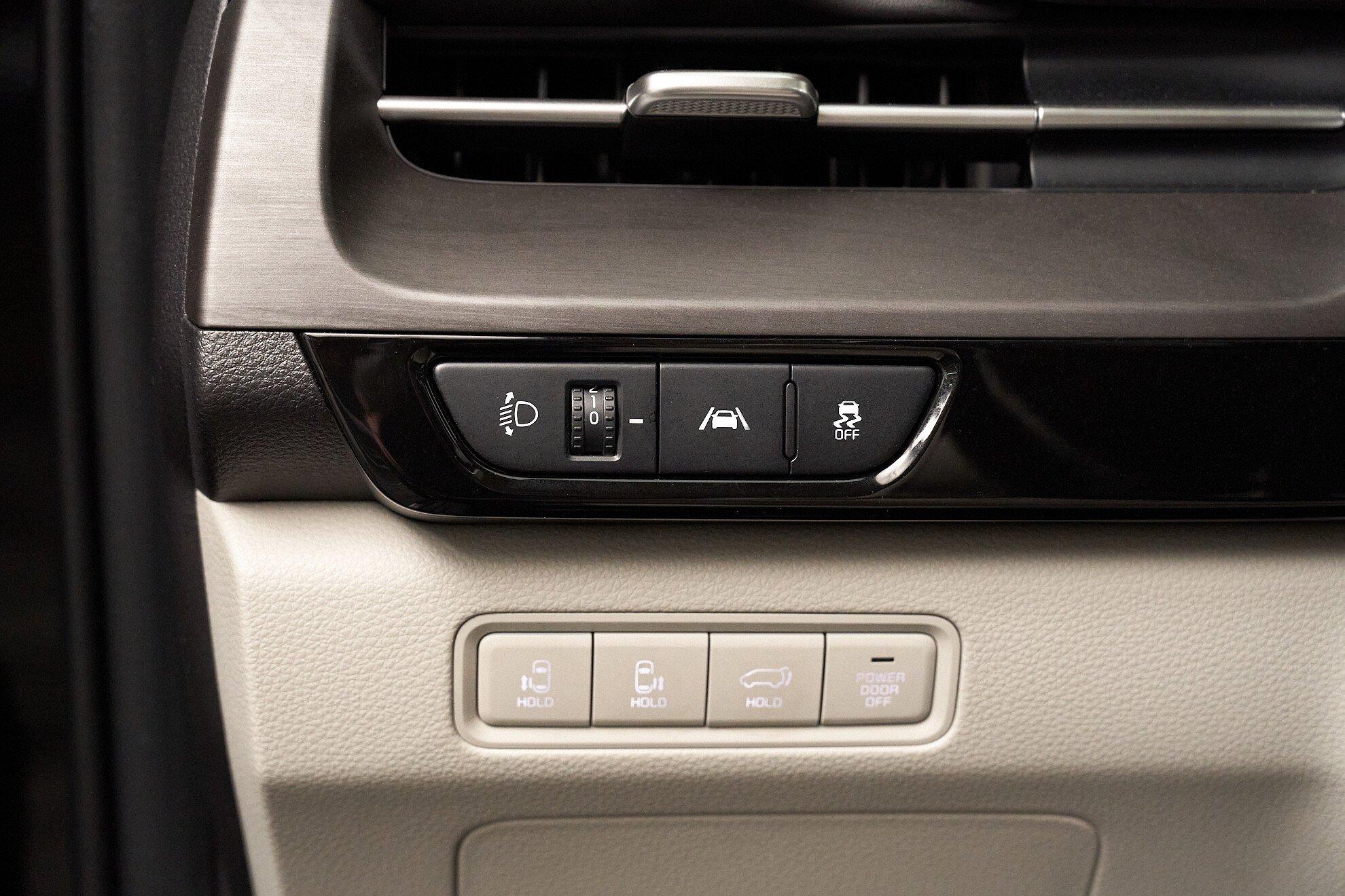 Kia Carnival 2022, черный