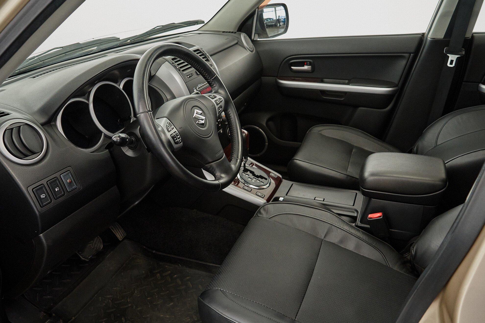 Suzuki Grand Vitara 2007, бежевый