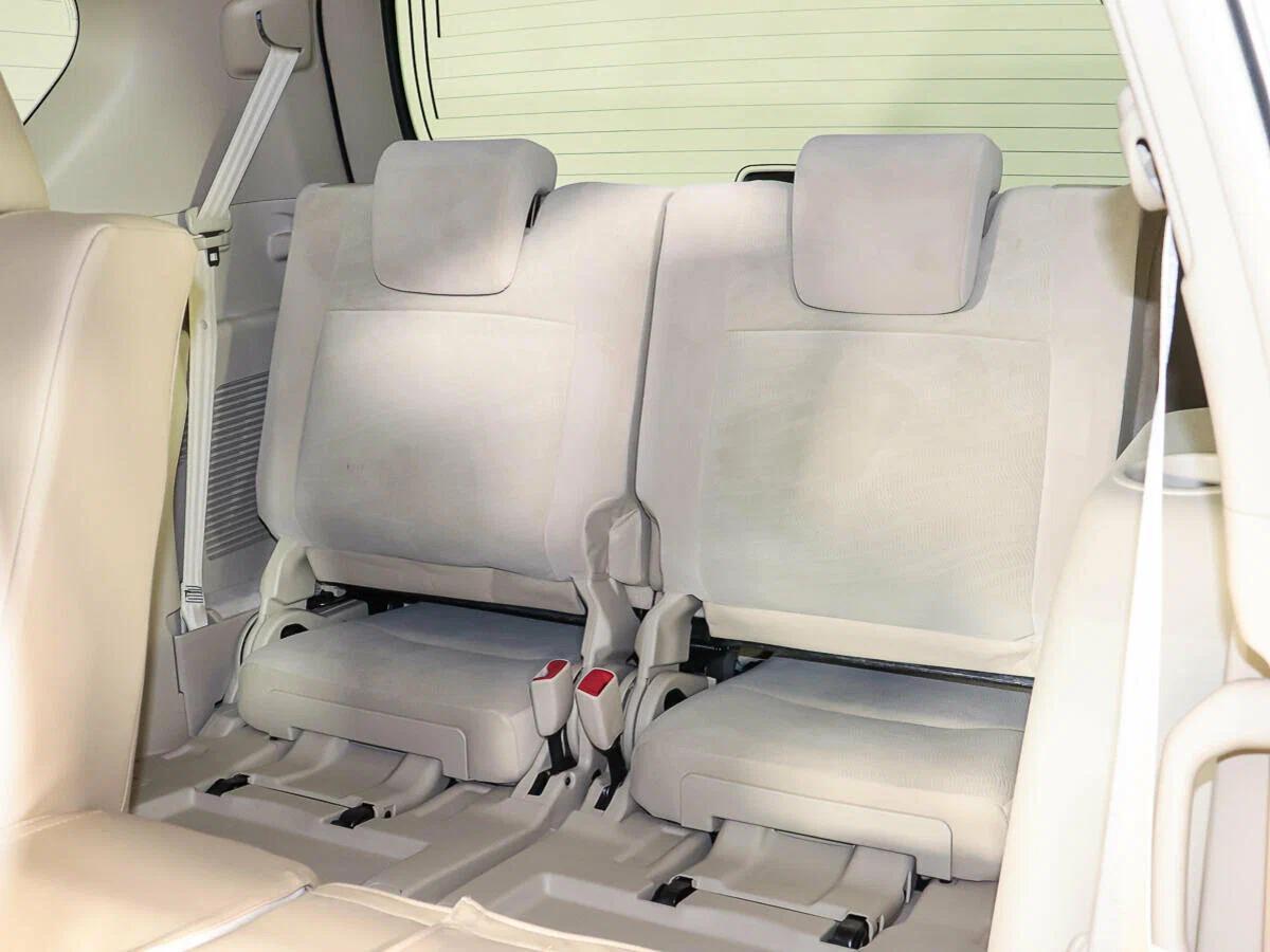 Toyota Land Cruiser Prado 2022, белый