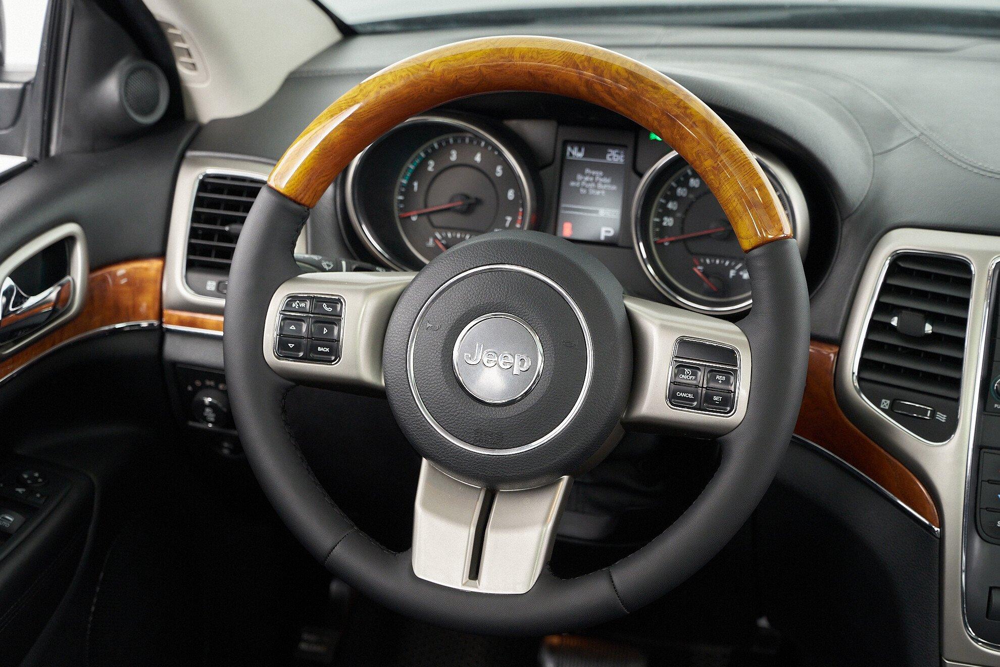 Jeep Grand Cherokee 2010, черный