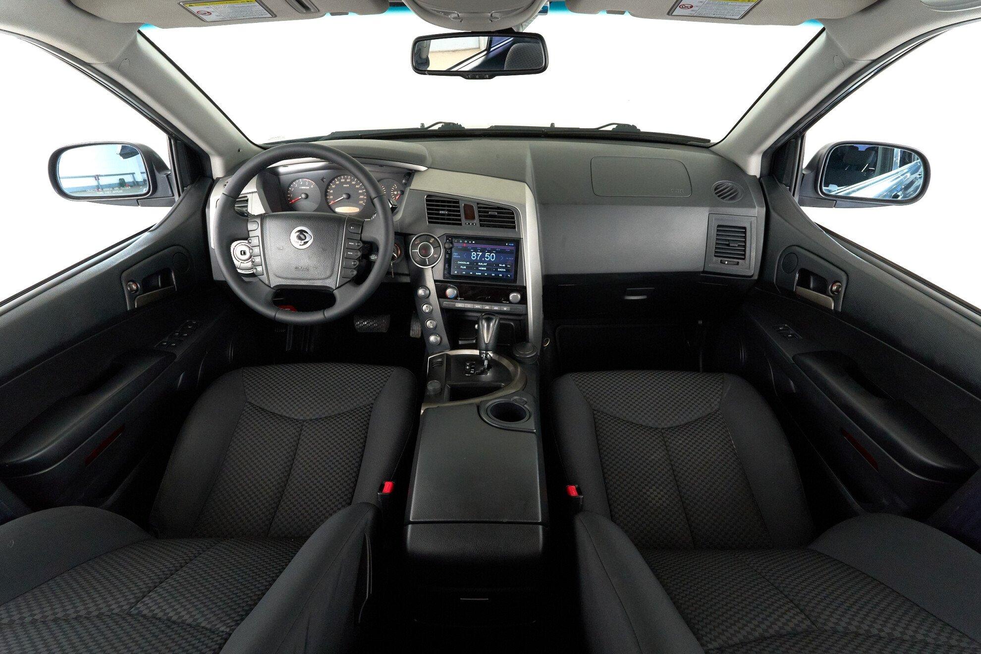 SsangYong Kyron 2015, серый