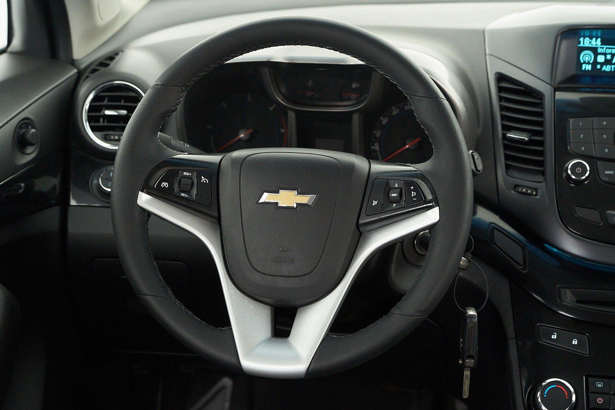 Chevrolet Orlando 2013, белый